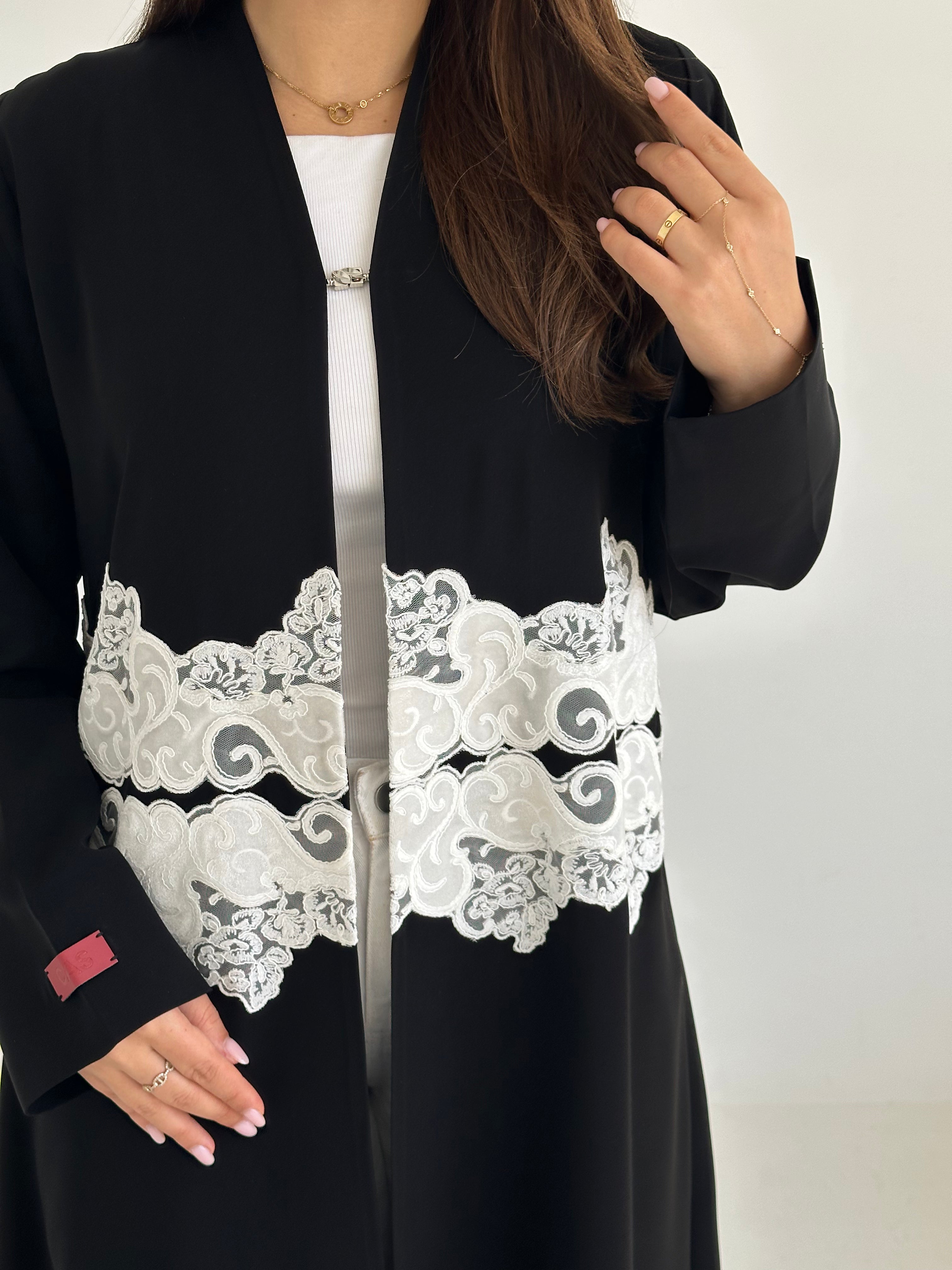 C 2750 Black White Dantel Abaya