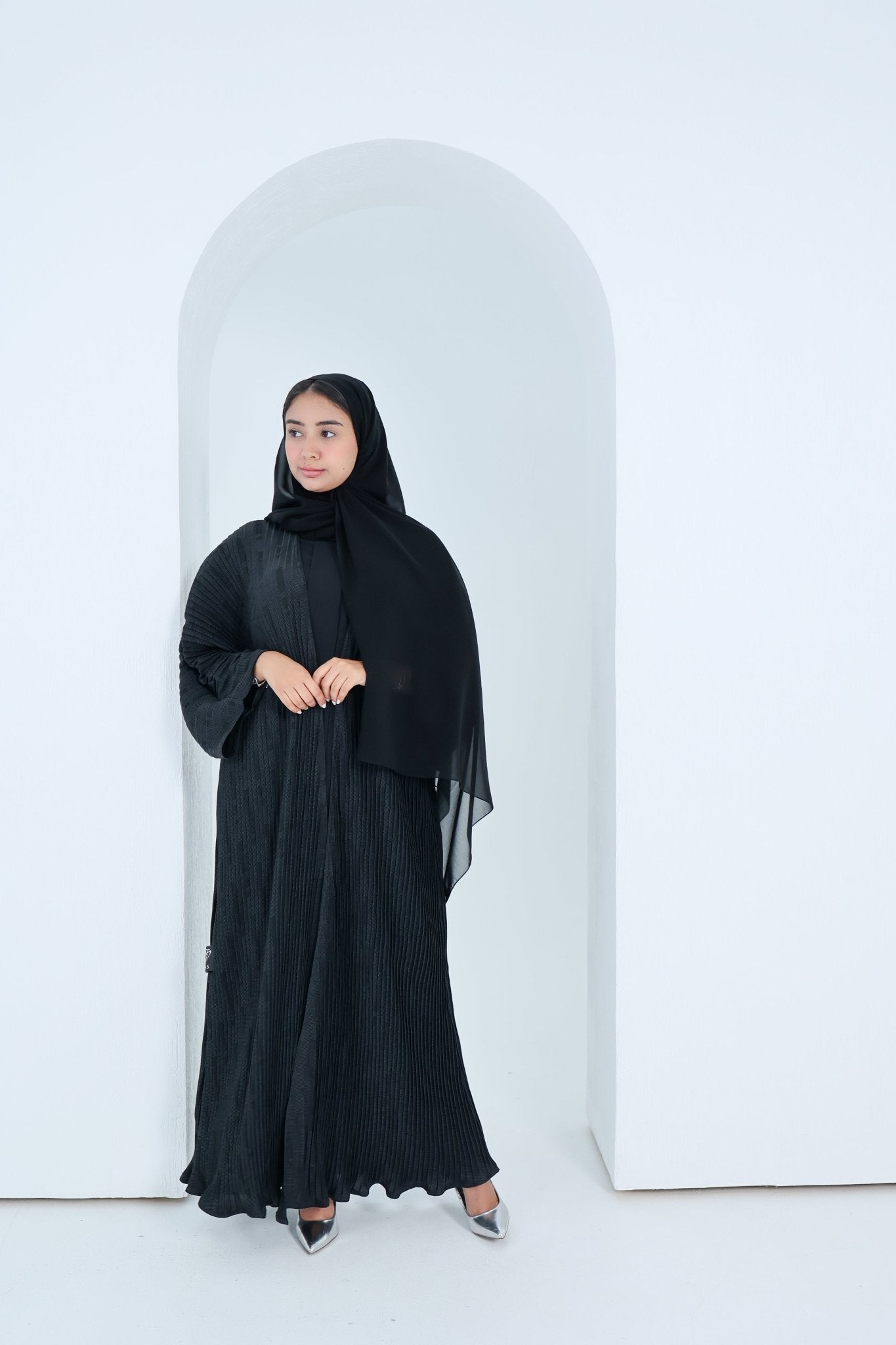 C - 2x2 - Pleated - Black - Abaya - 02