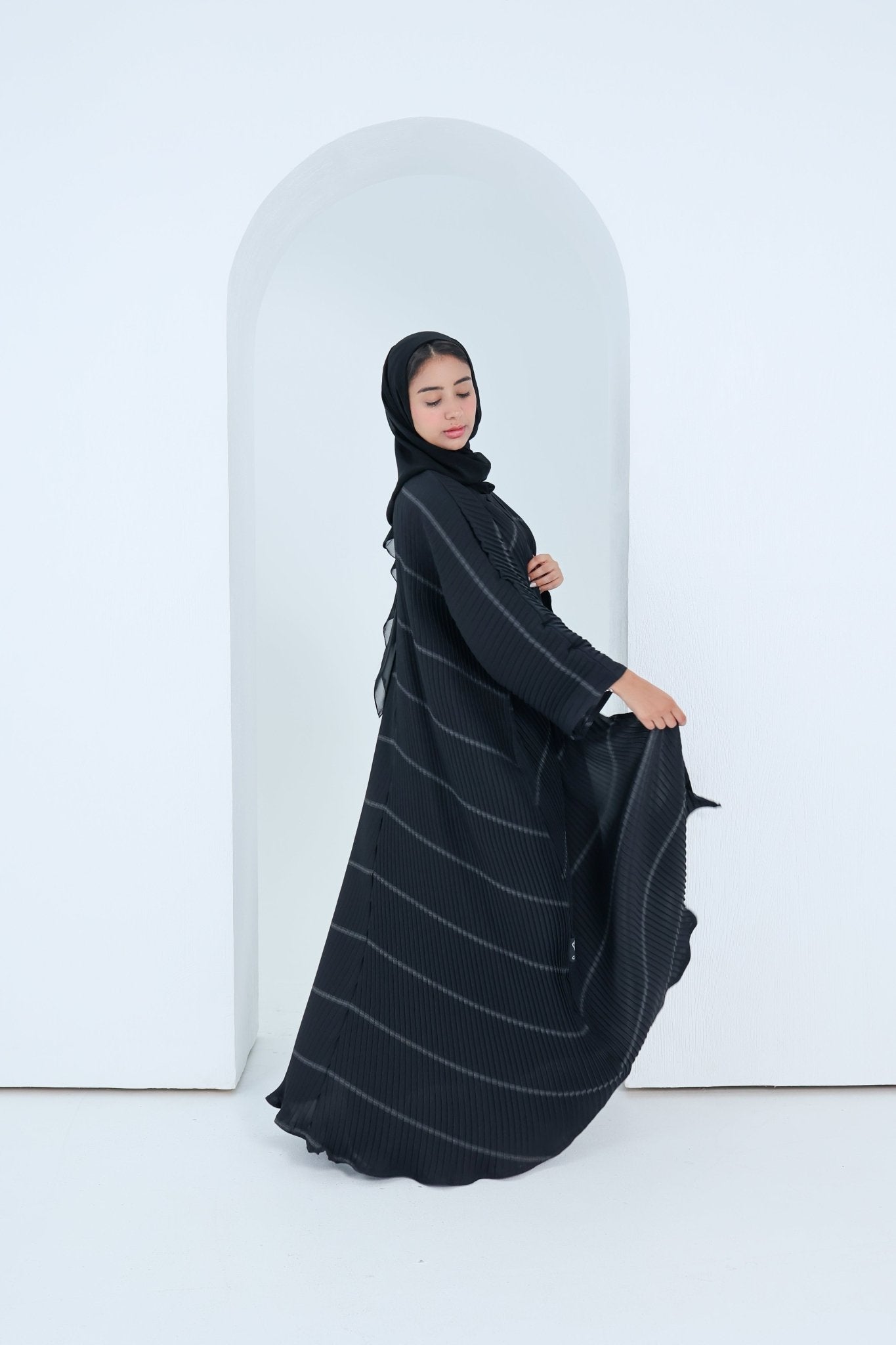 C - 2x2 - Pleated - Black - Abaya - 06