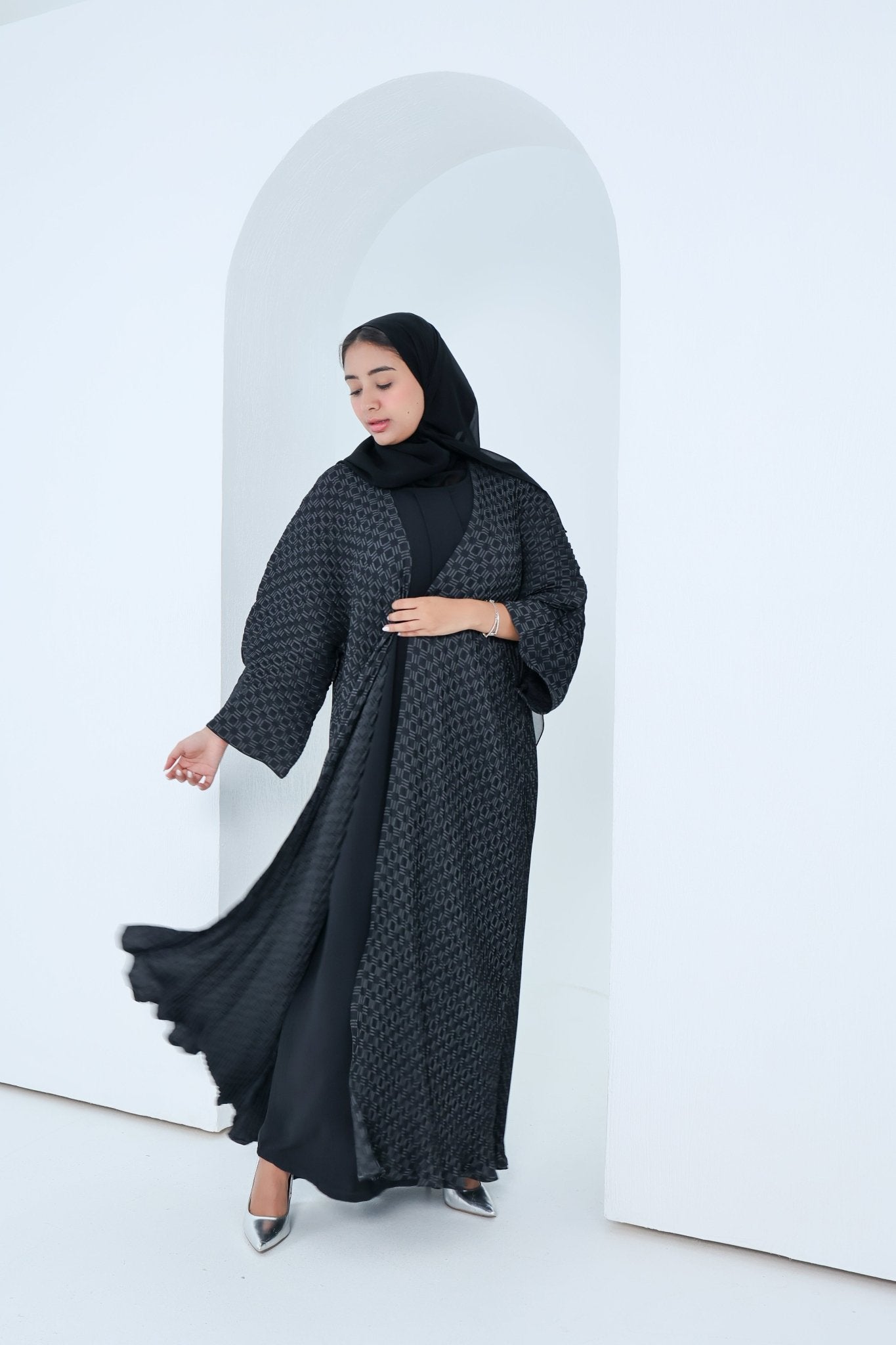 C - 2x2 - Pleated - Black - Abaya - 07