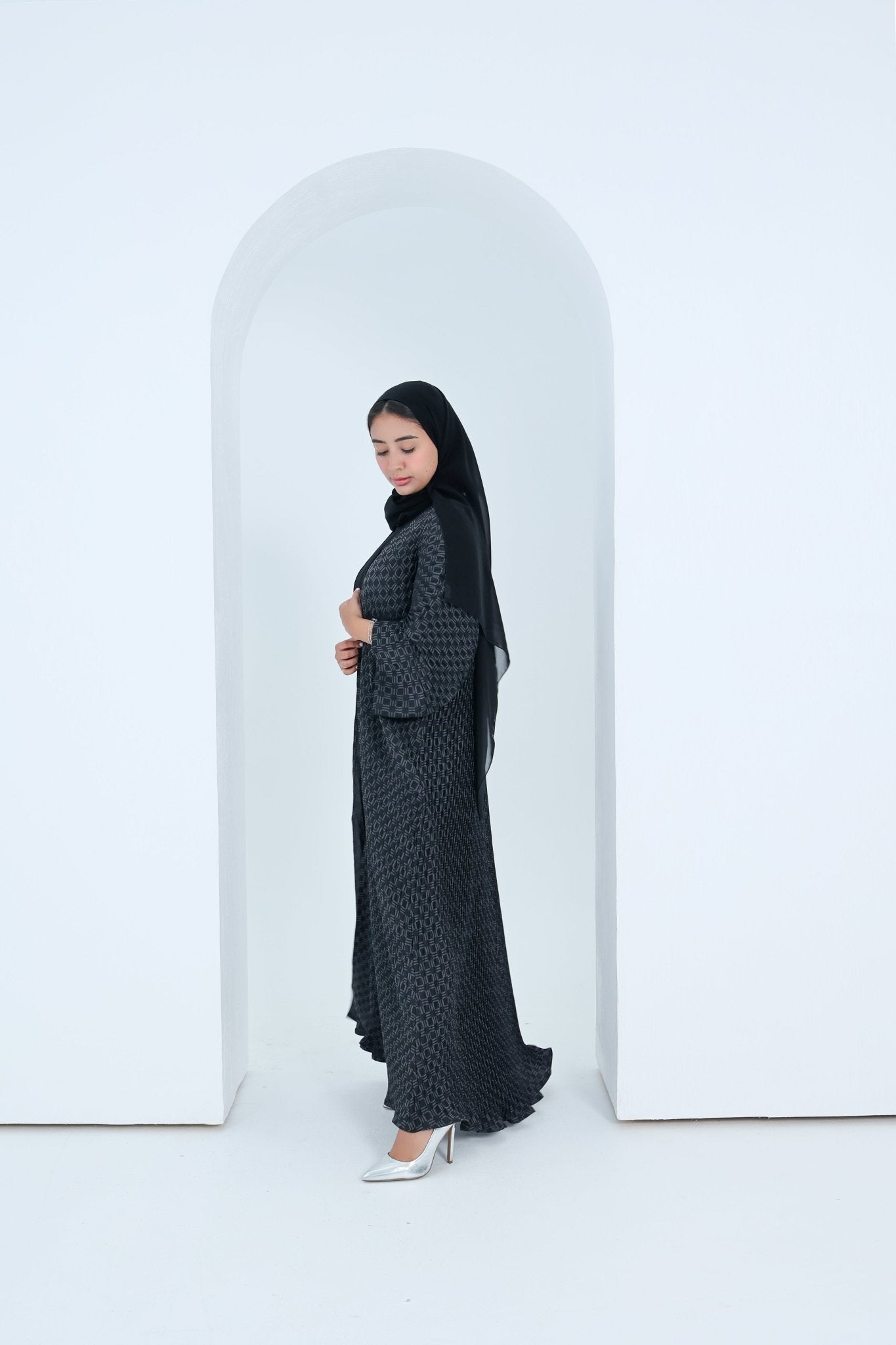 C - 2x2 - Pleated - Black - Abaya - 07