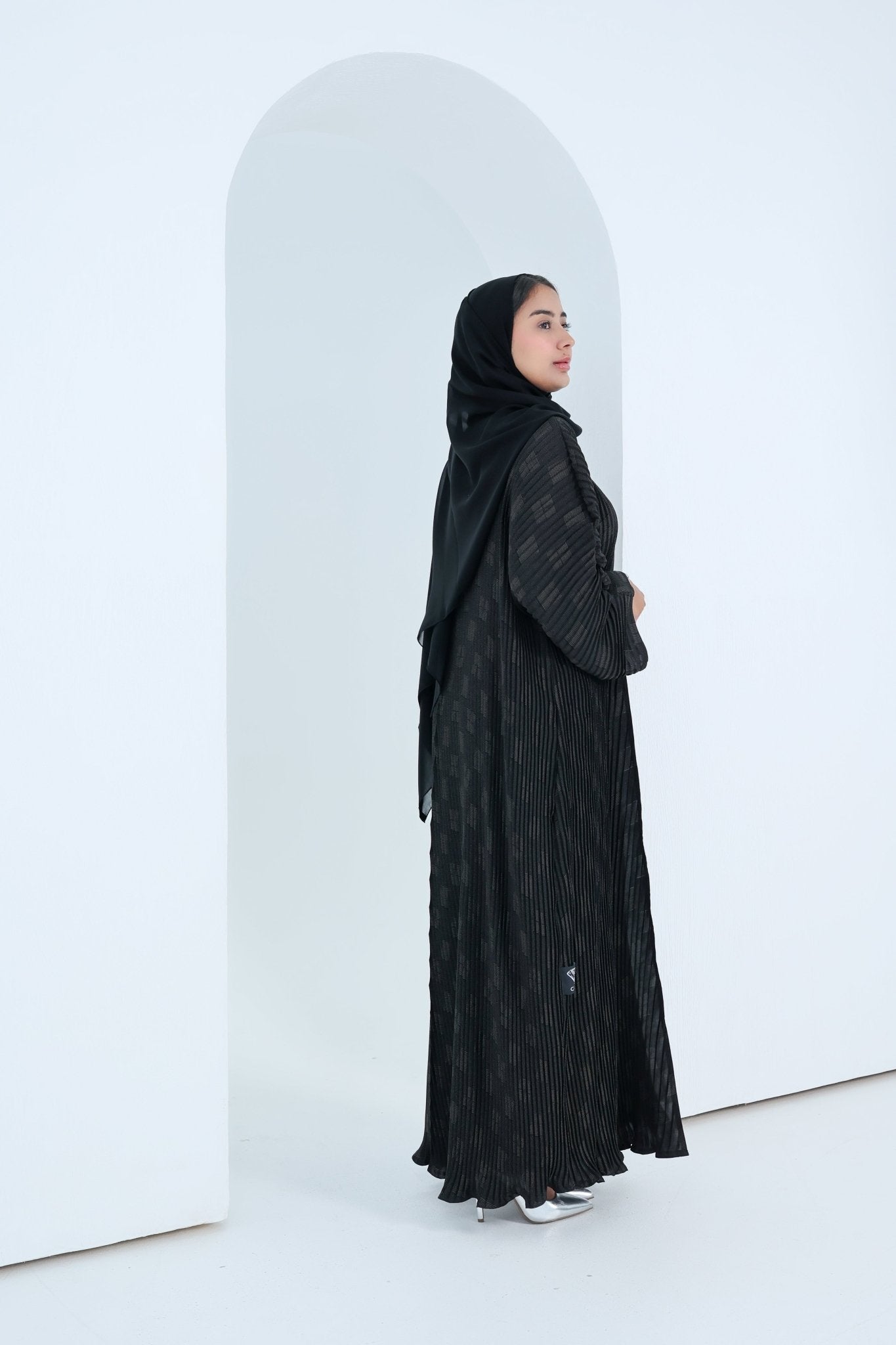 C - 2x2 - Pleated - Black - Abaya - 09