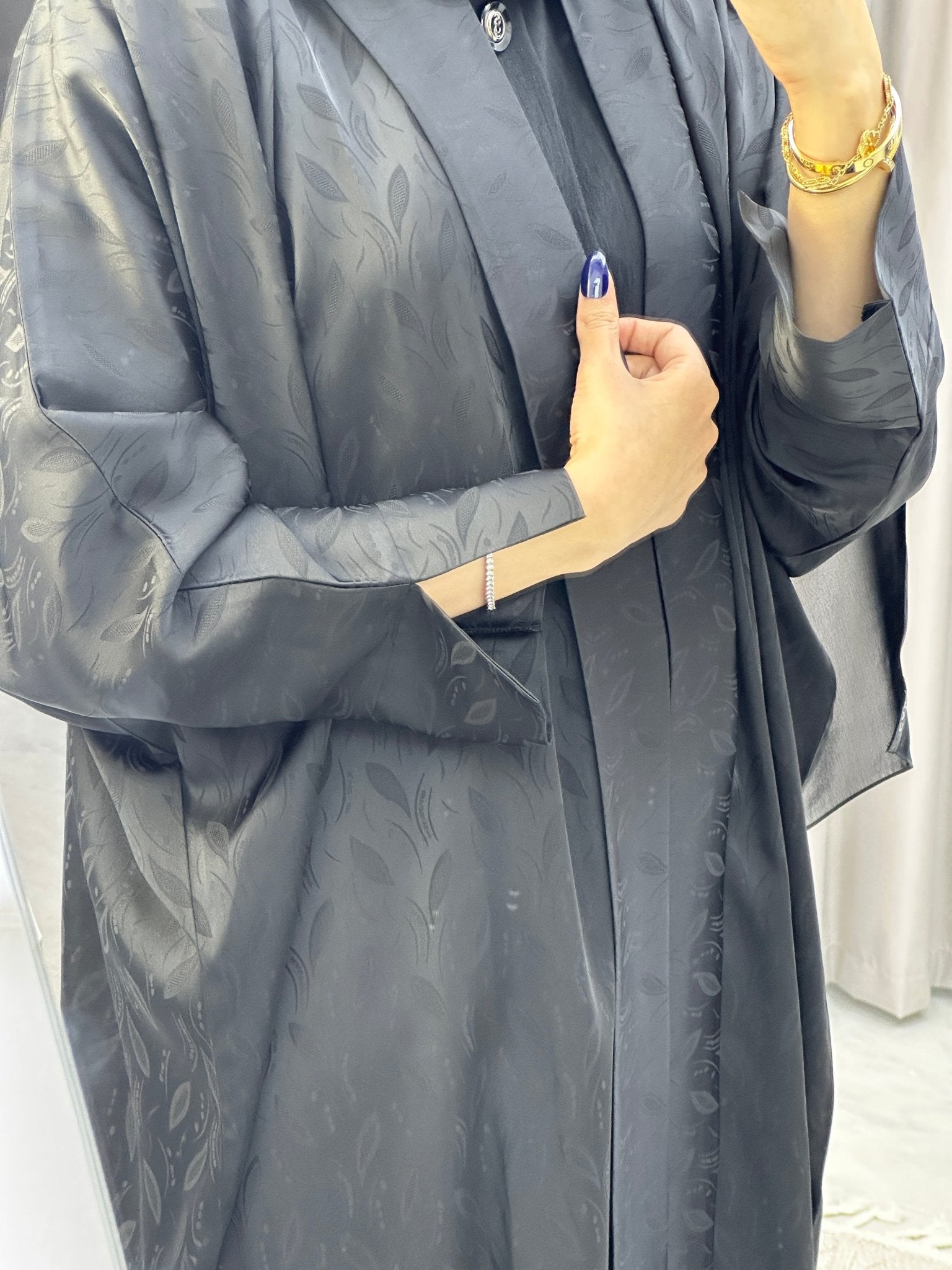 C Black Leaf Bisht Abaya