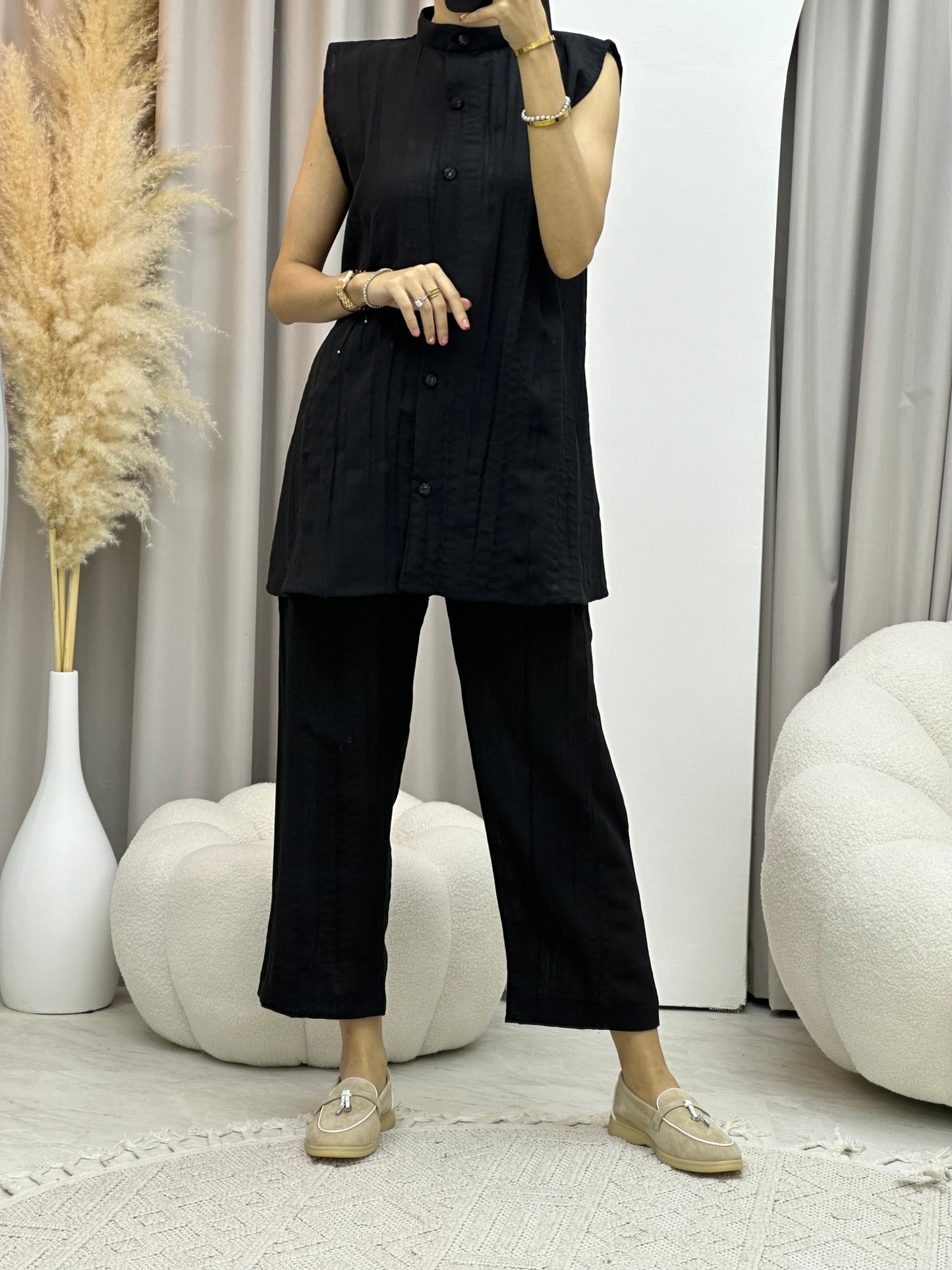 C Black Pleated Linen Inner Set