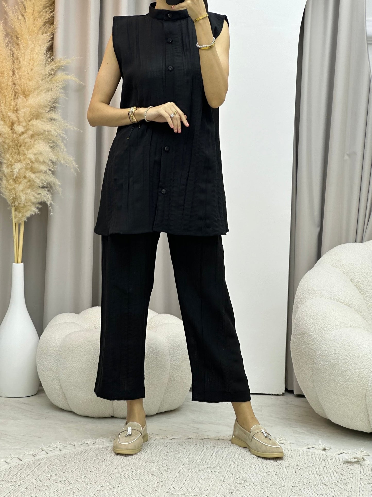 C Black Pleated Linen Inner Set