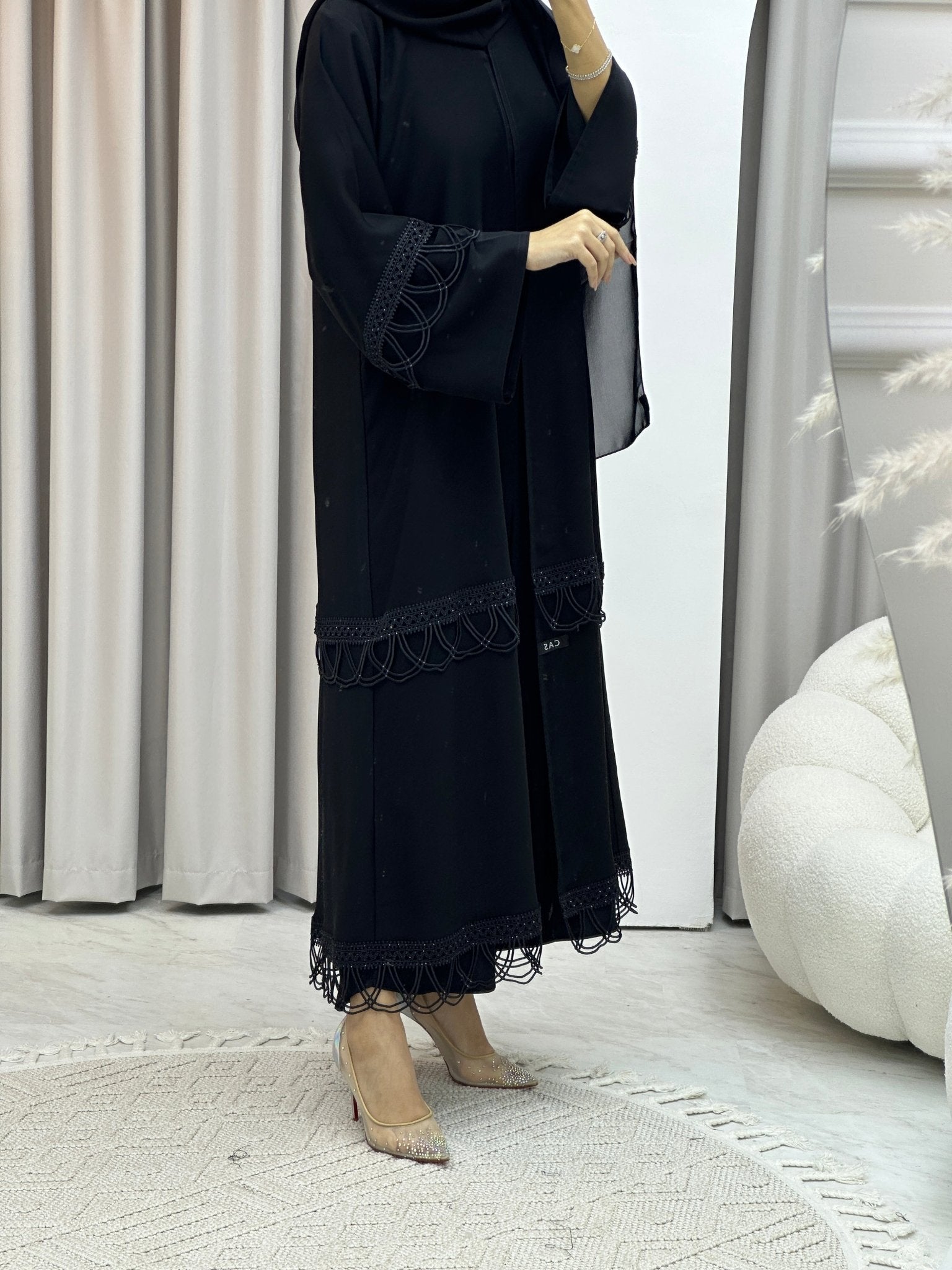 C Black Scallops Lace Abaya Set