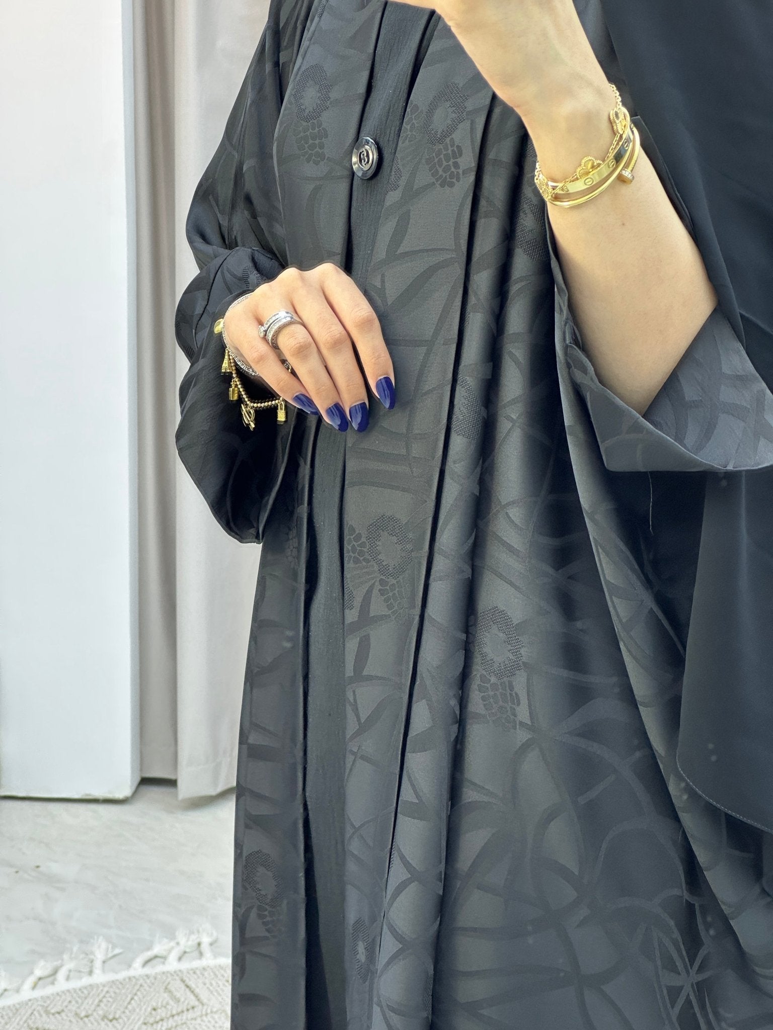 C Black Swirl Bisht Abaya