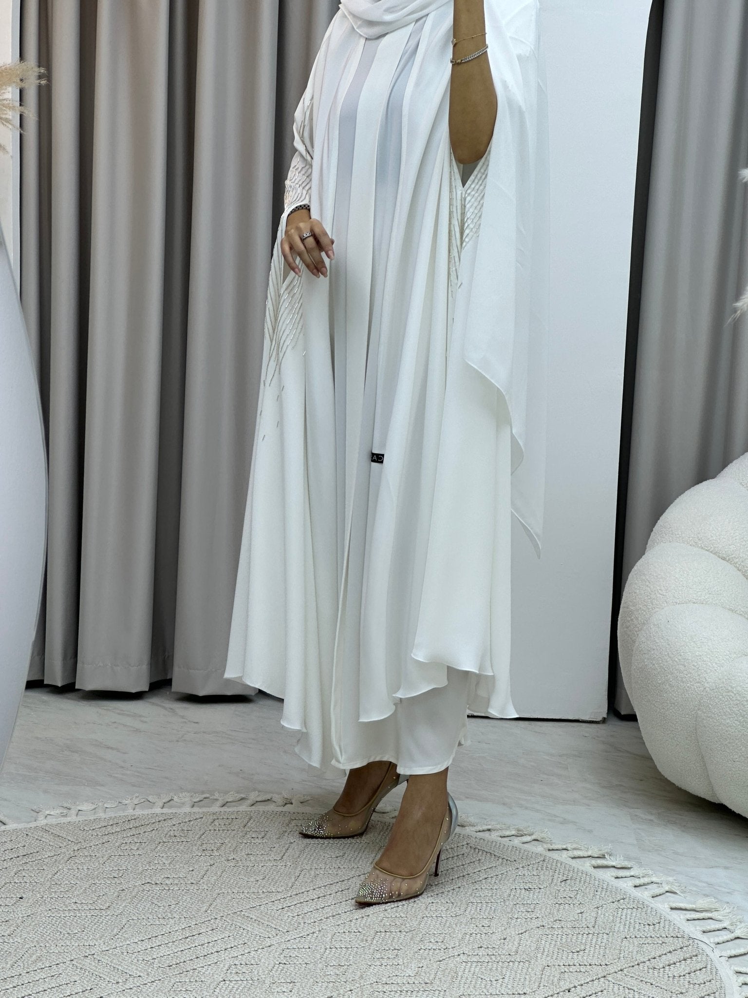 C Cape White Abaya