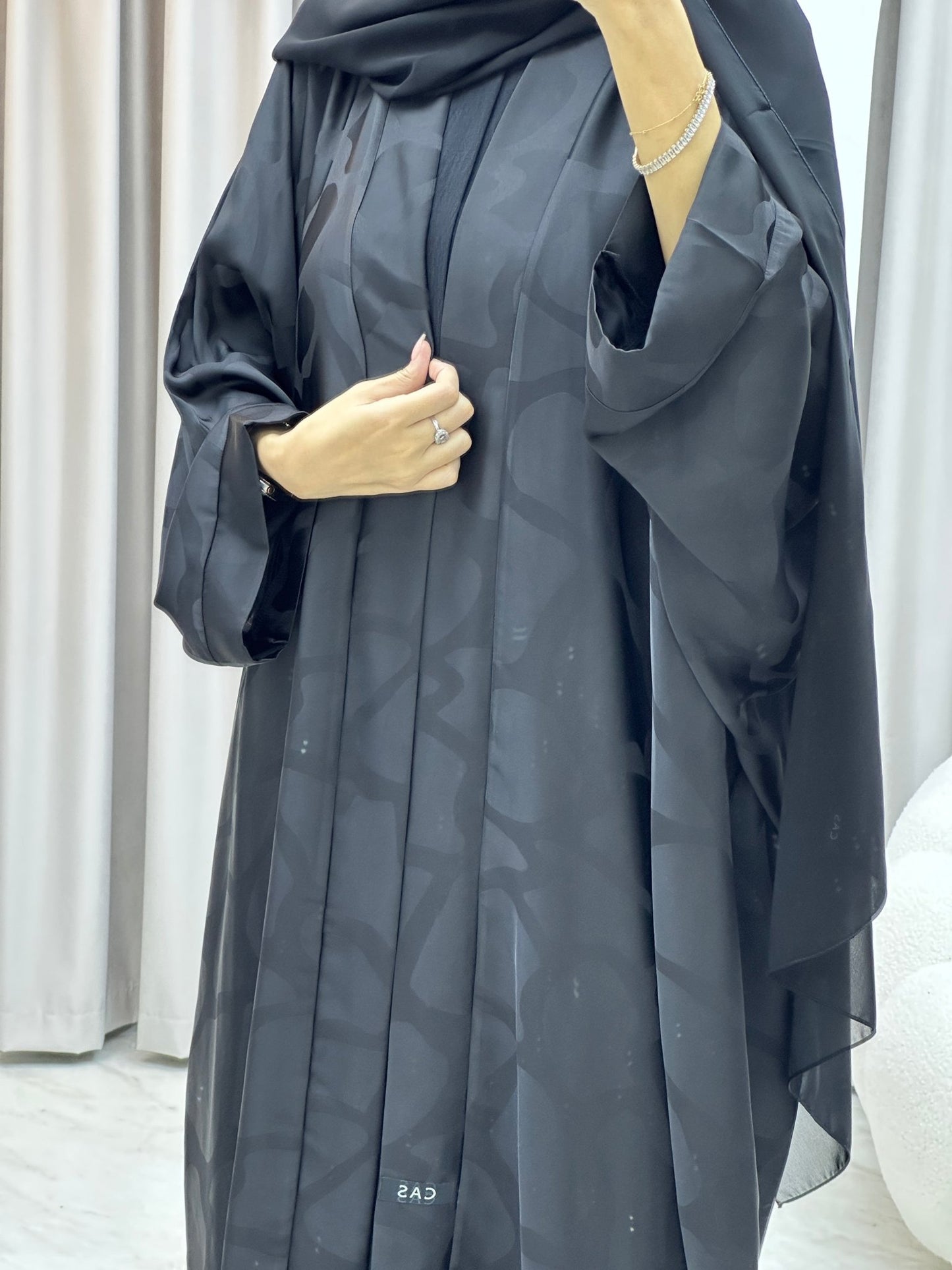 C Marble Geometric Bisht Black Abaya