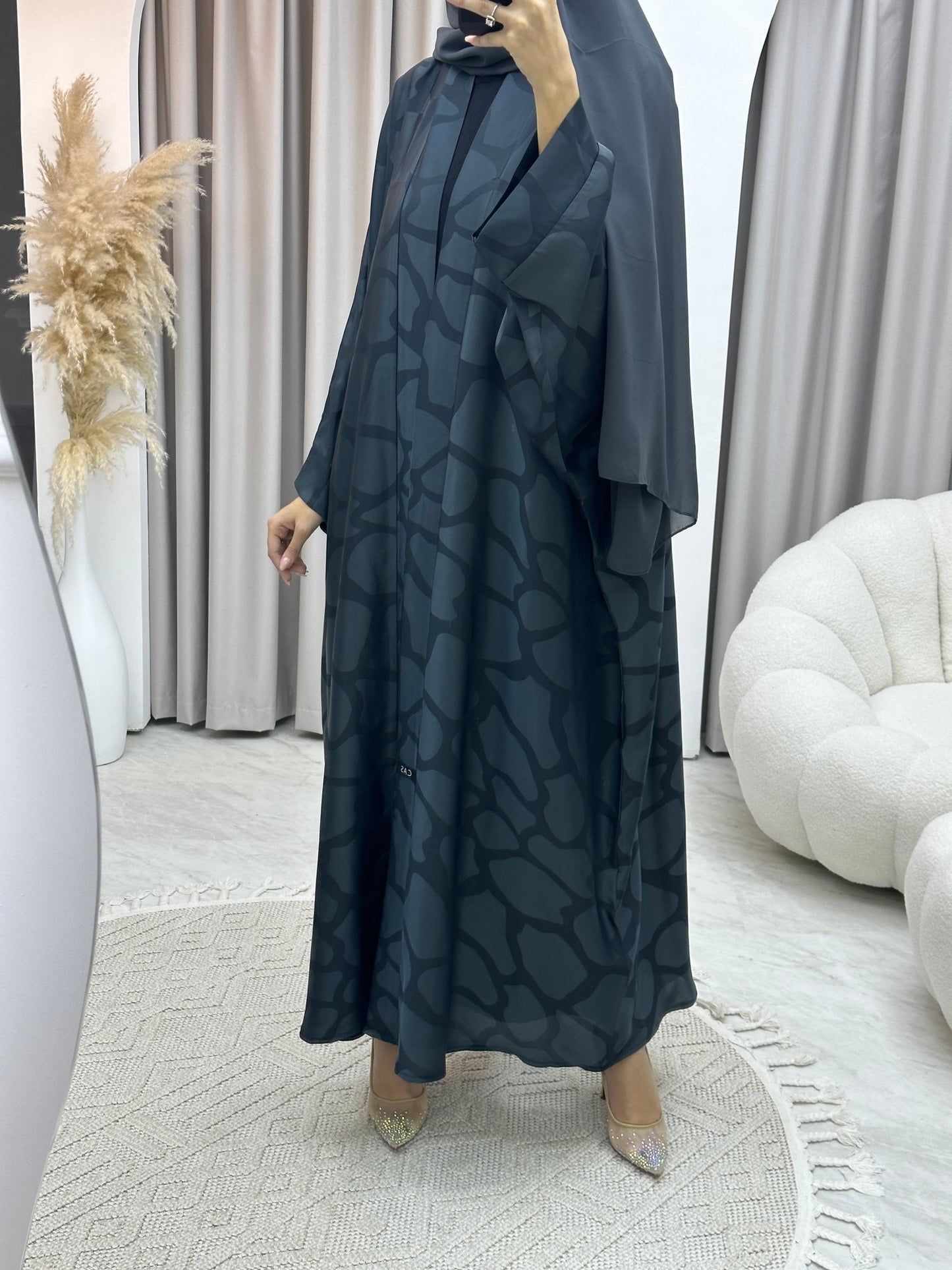 C Marble Geometric Bisht Grey Abaya