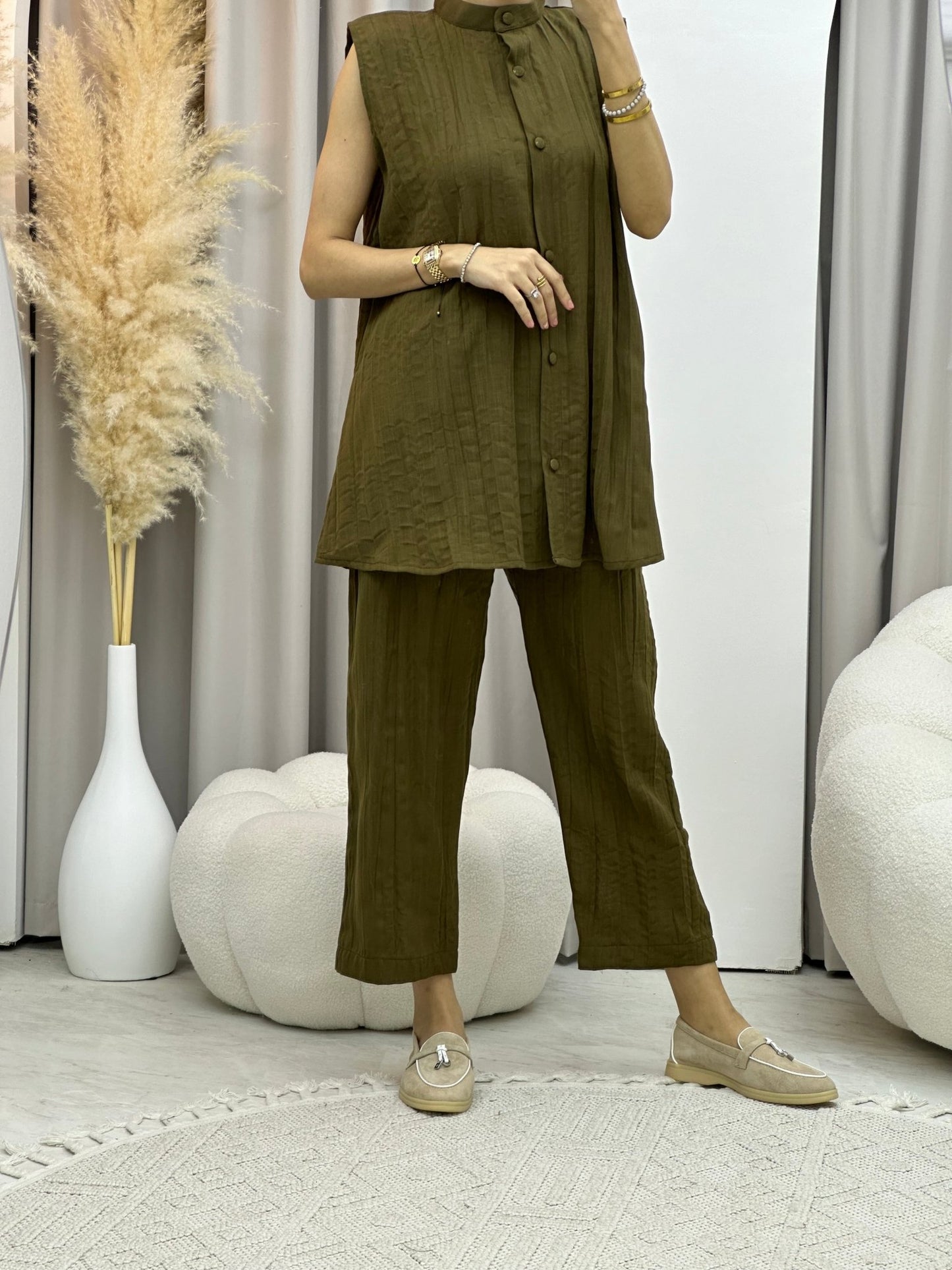 C Olive Green Pleated Linen Inner Set