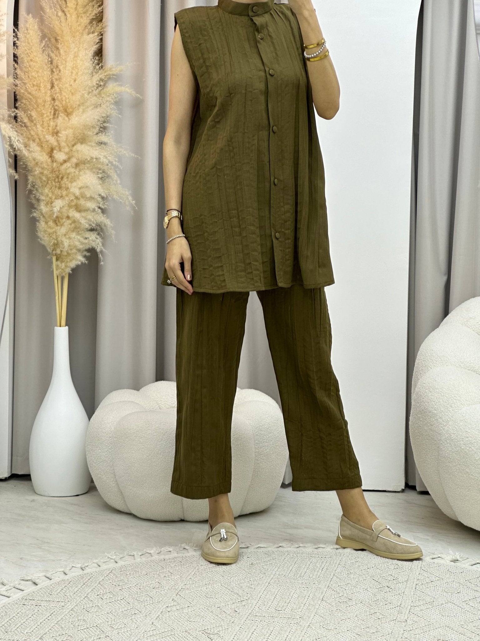 C Olive Green Pleated Linen Inner Set