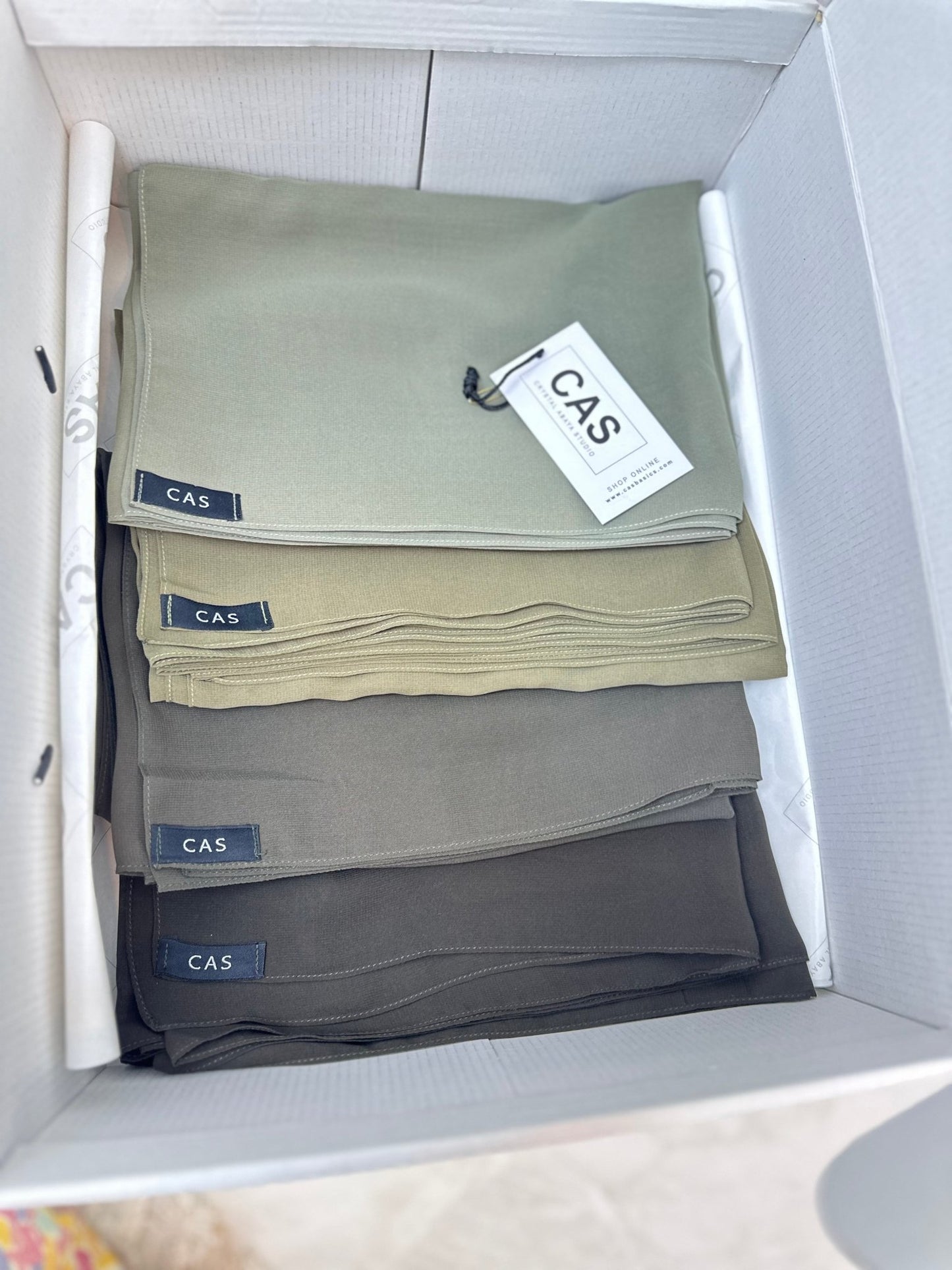 C Olive Sheila Box