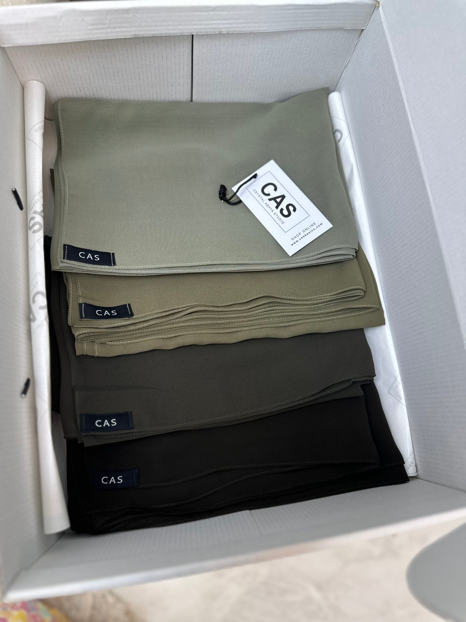 C Olive Sheila Box