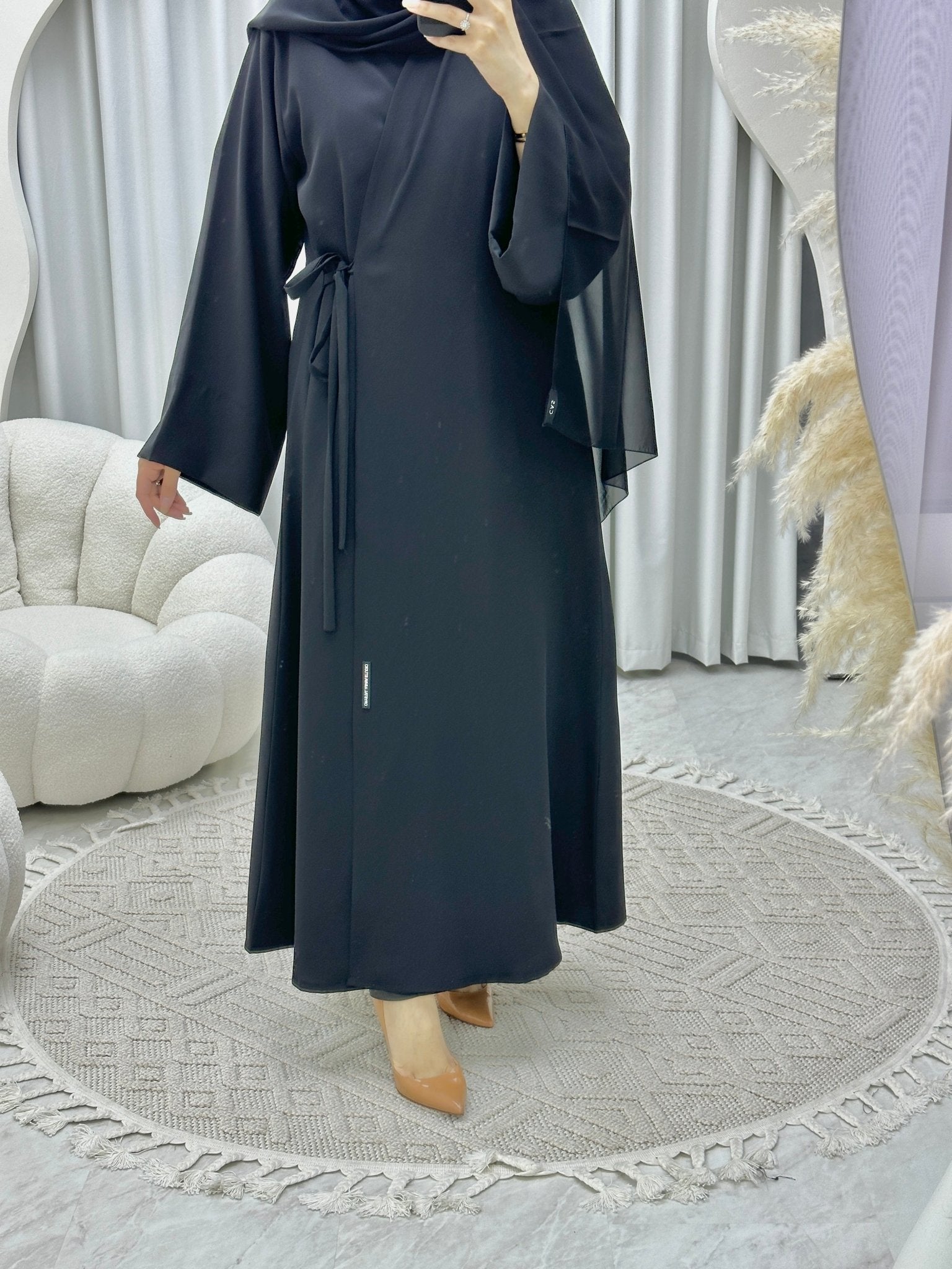 C Overlap TieKnot Black Abaya