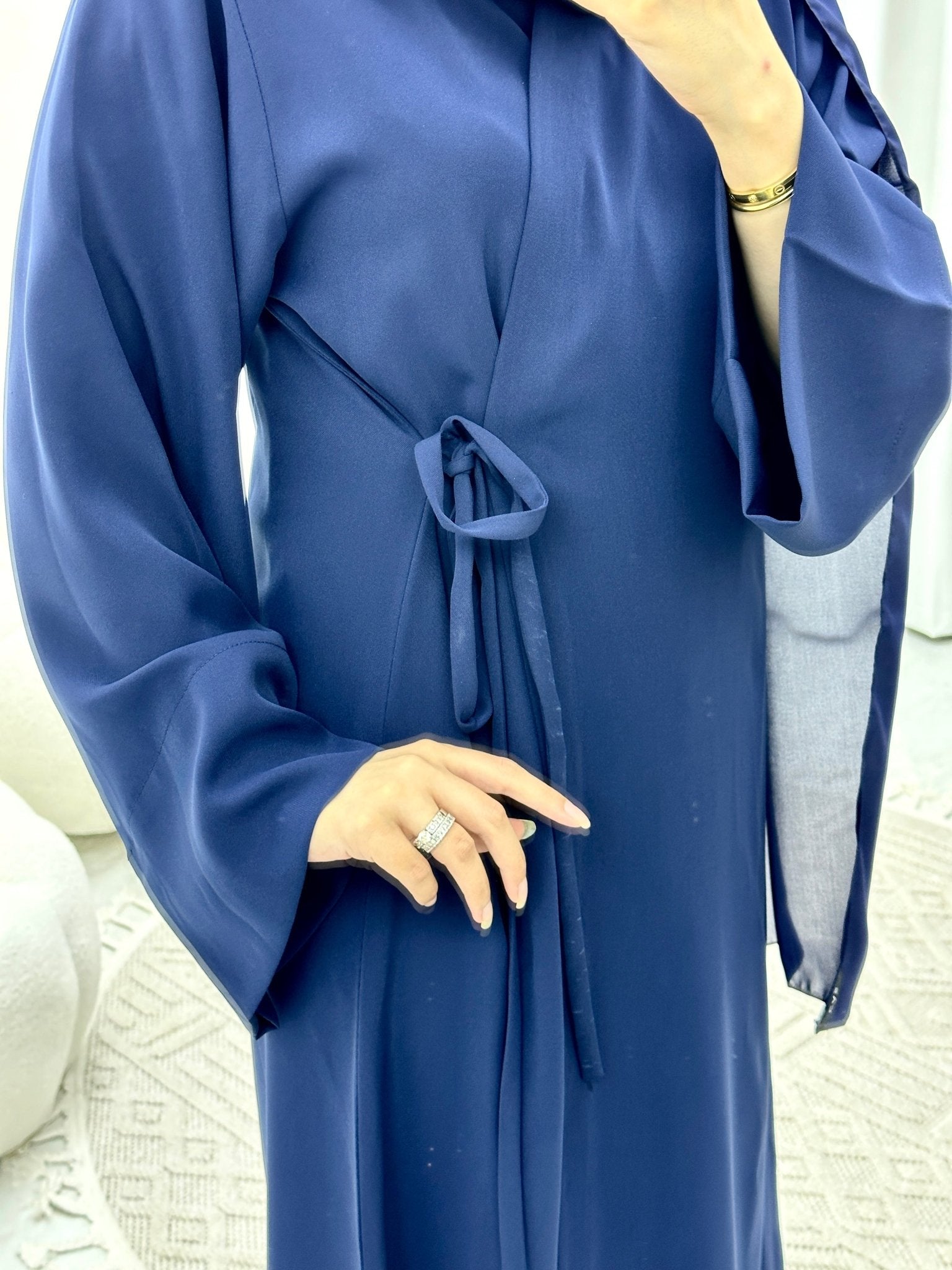 C Overlap TieKnot Blue Abaya