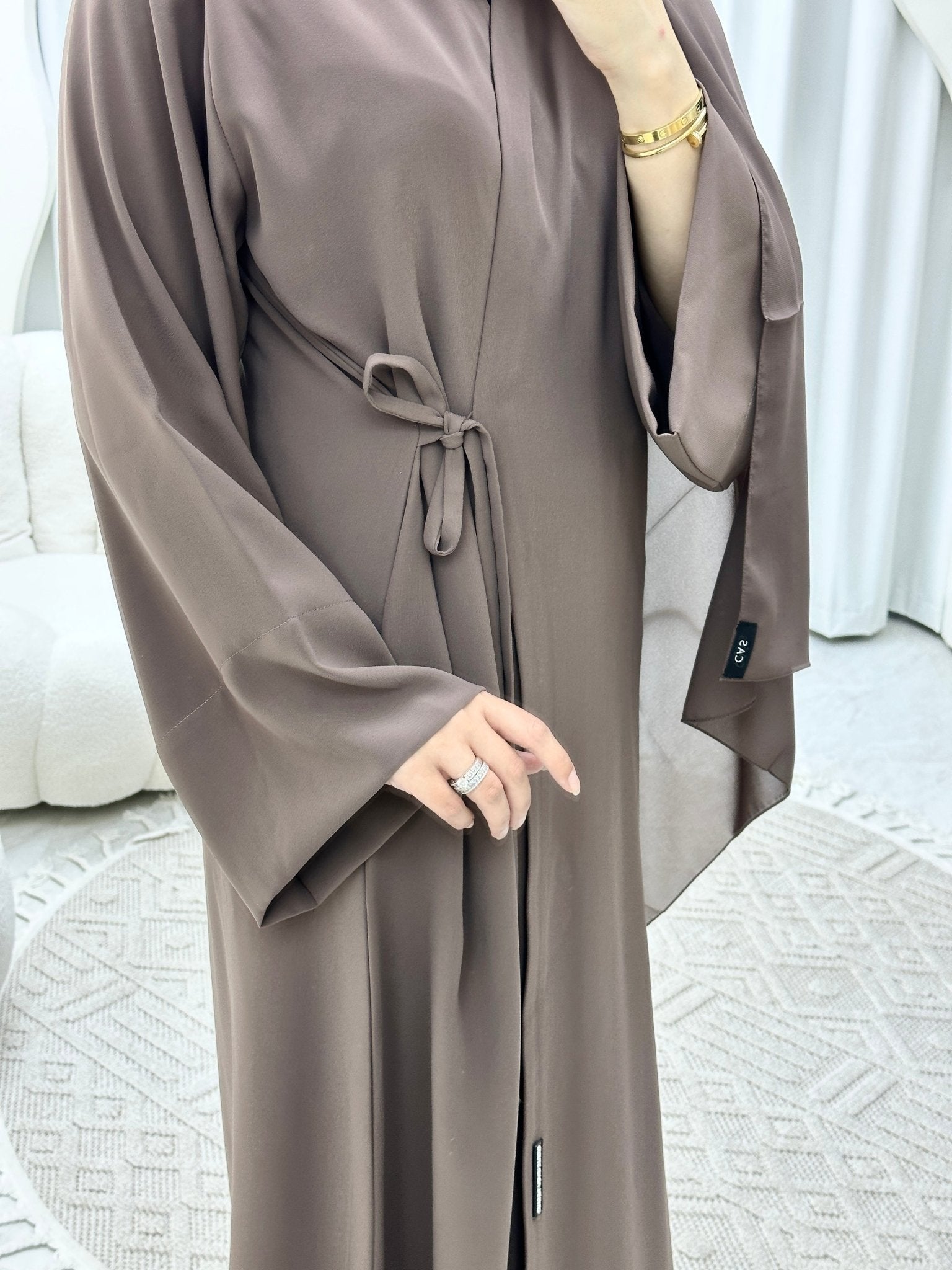 C Overlap TieKnot Brown Abaya