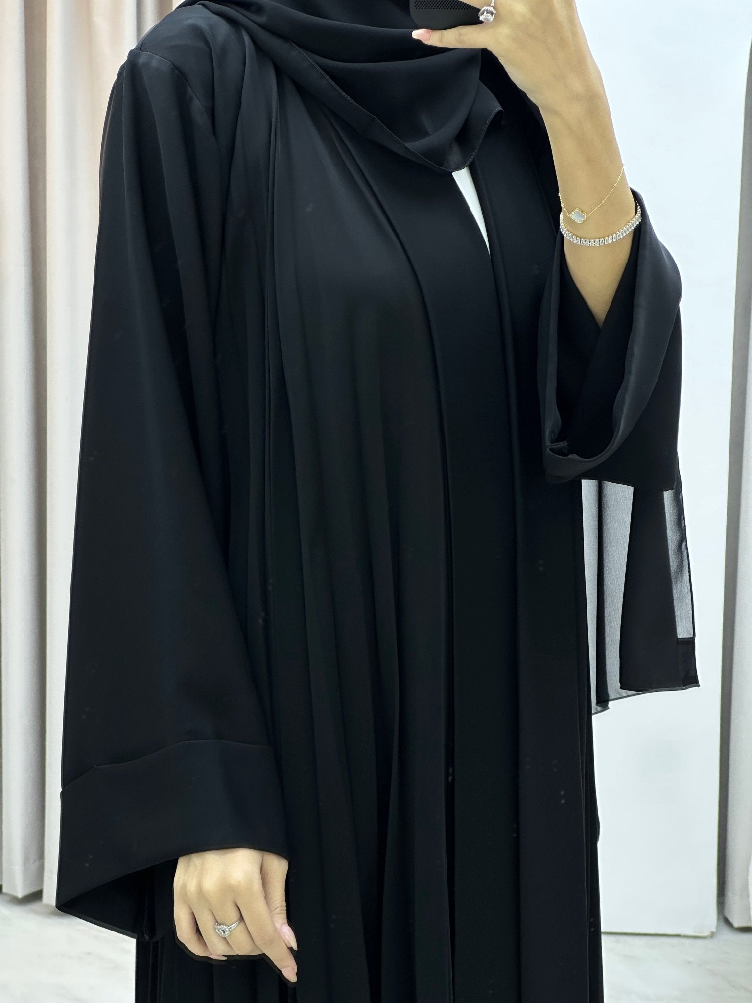 C Plain Black Pleated Abaya Set