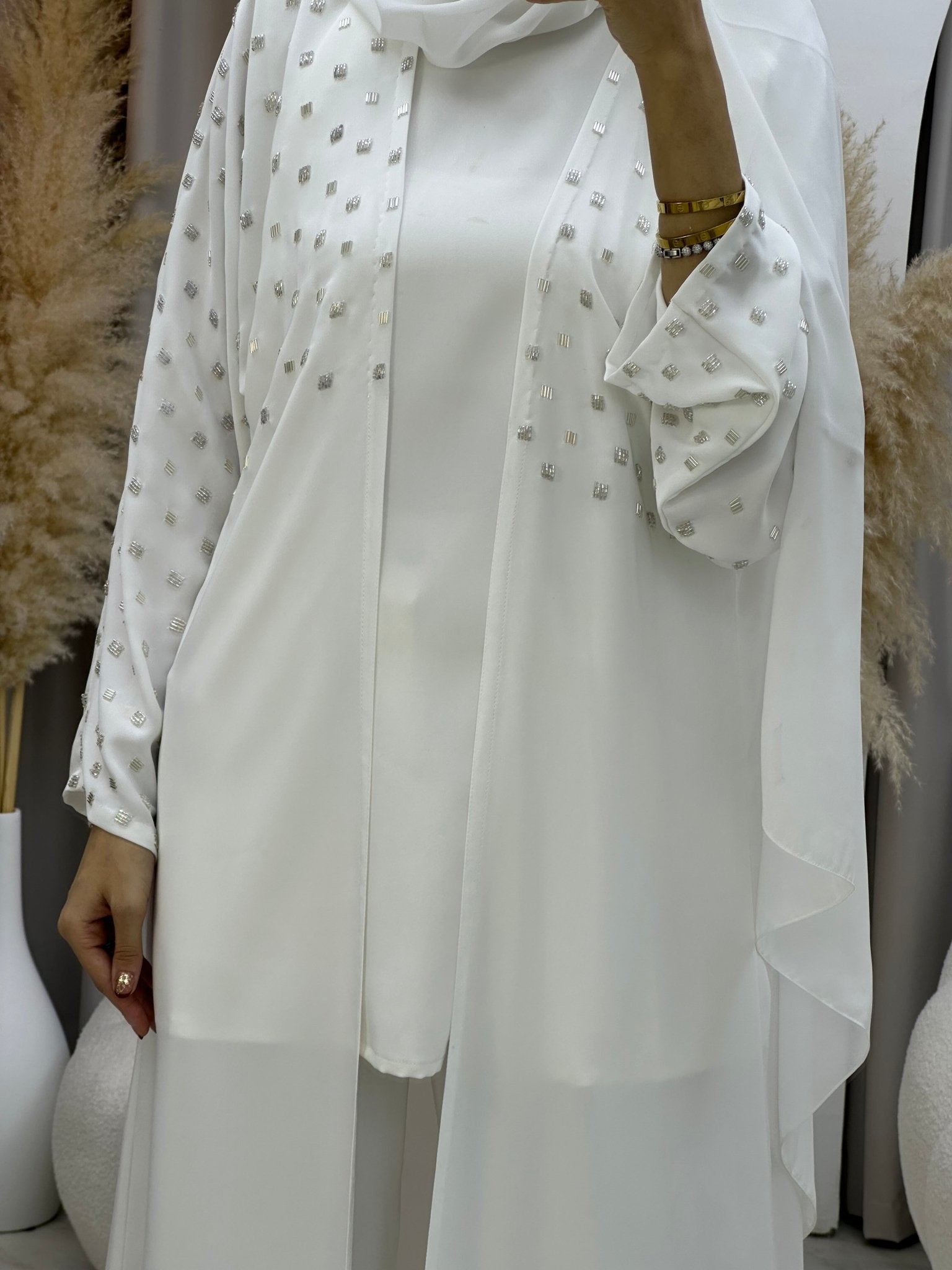 C RTW 0016 Silver White Bisht Eid Abaya