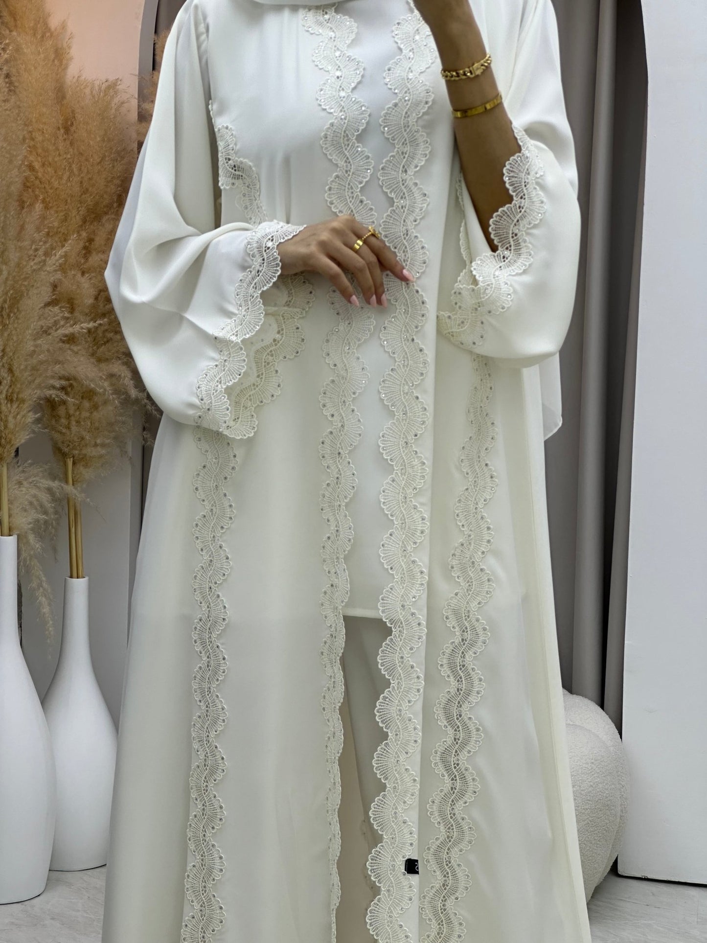 C RTW 0081 White Lace Abaya