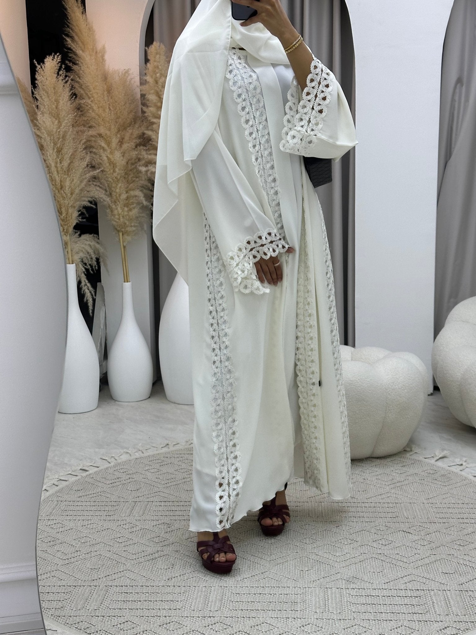 C RTW 0098 White Lace Abaya