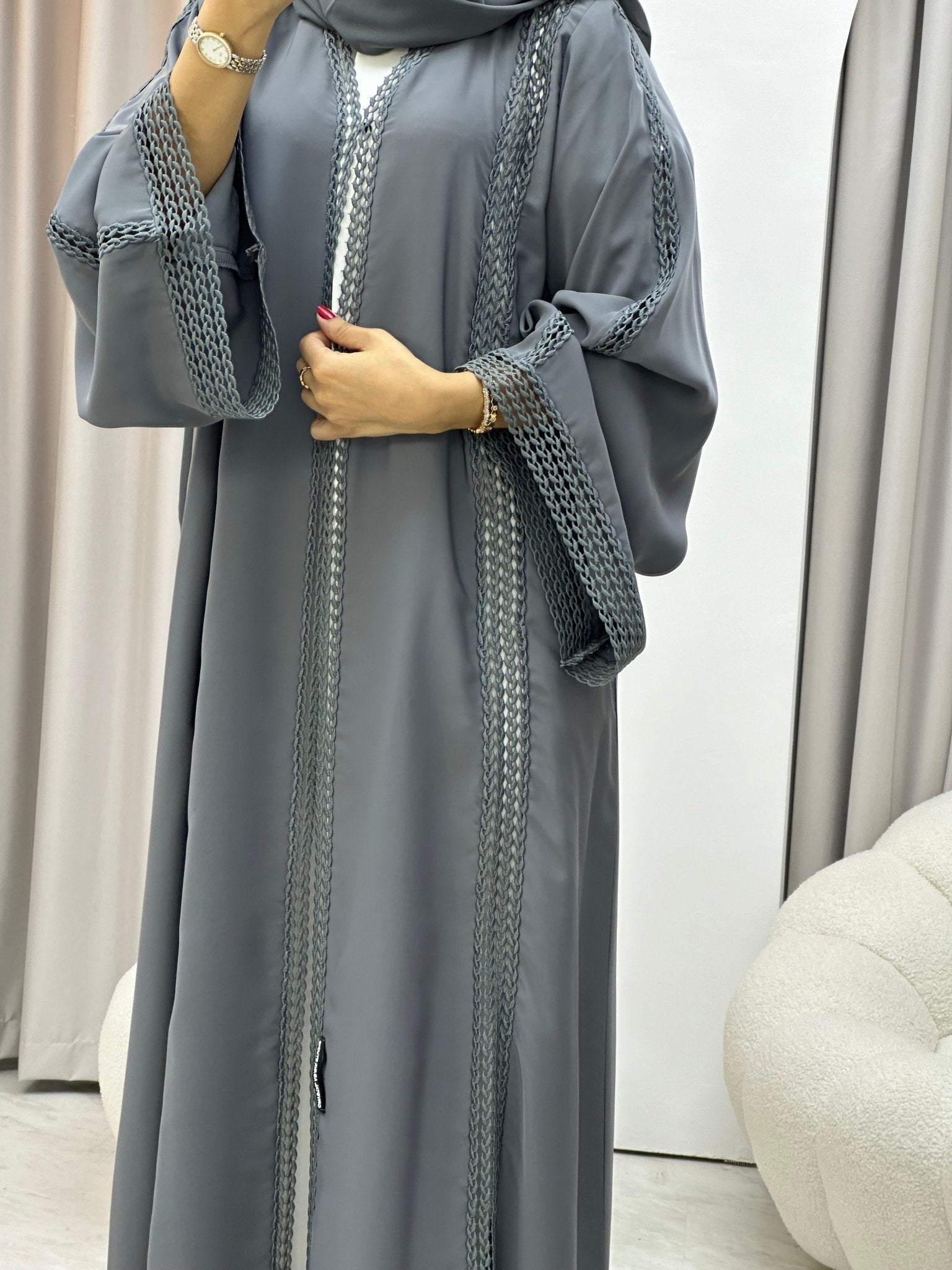 C RTW 0328-03 Grey Lace Abaya