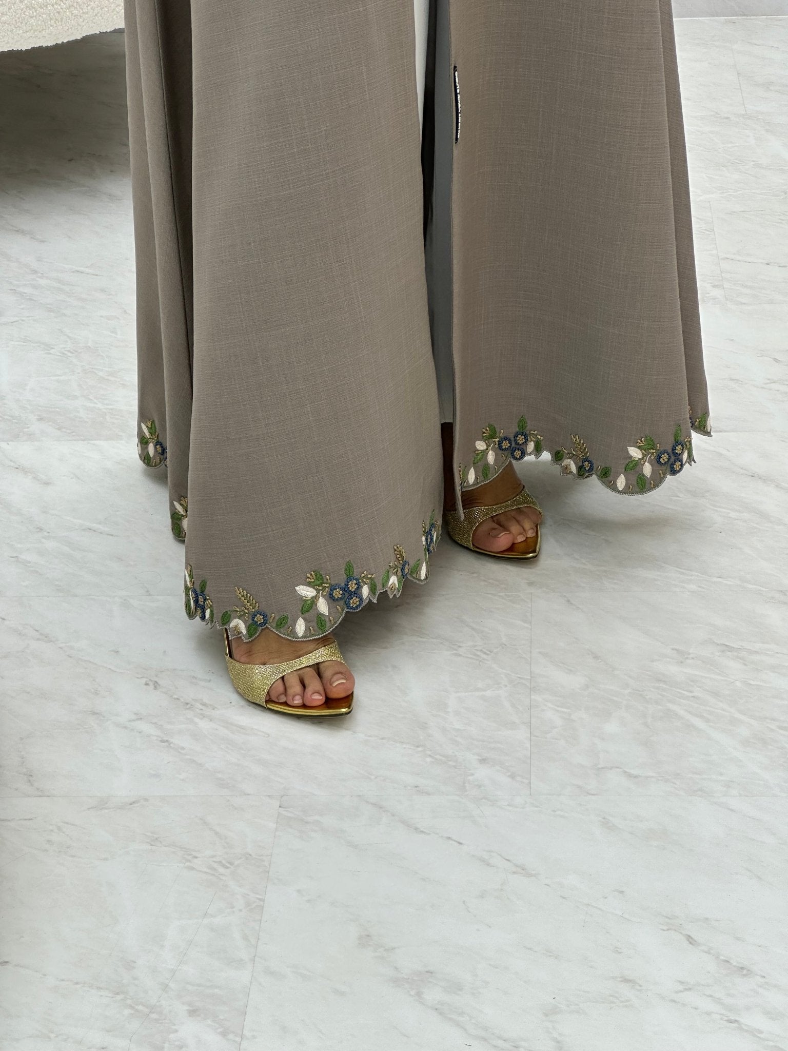 C RTW 0620 Embroidered Beige Abaya