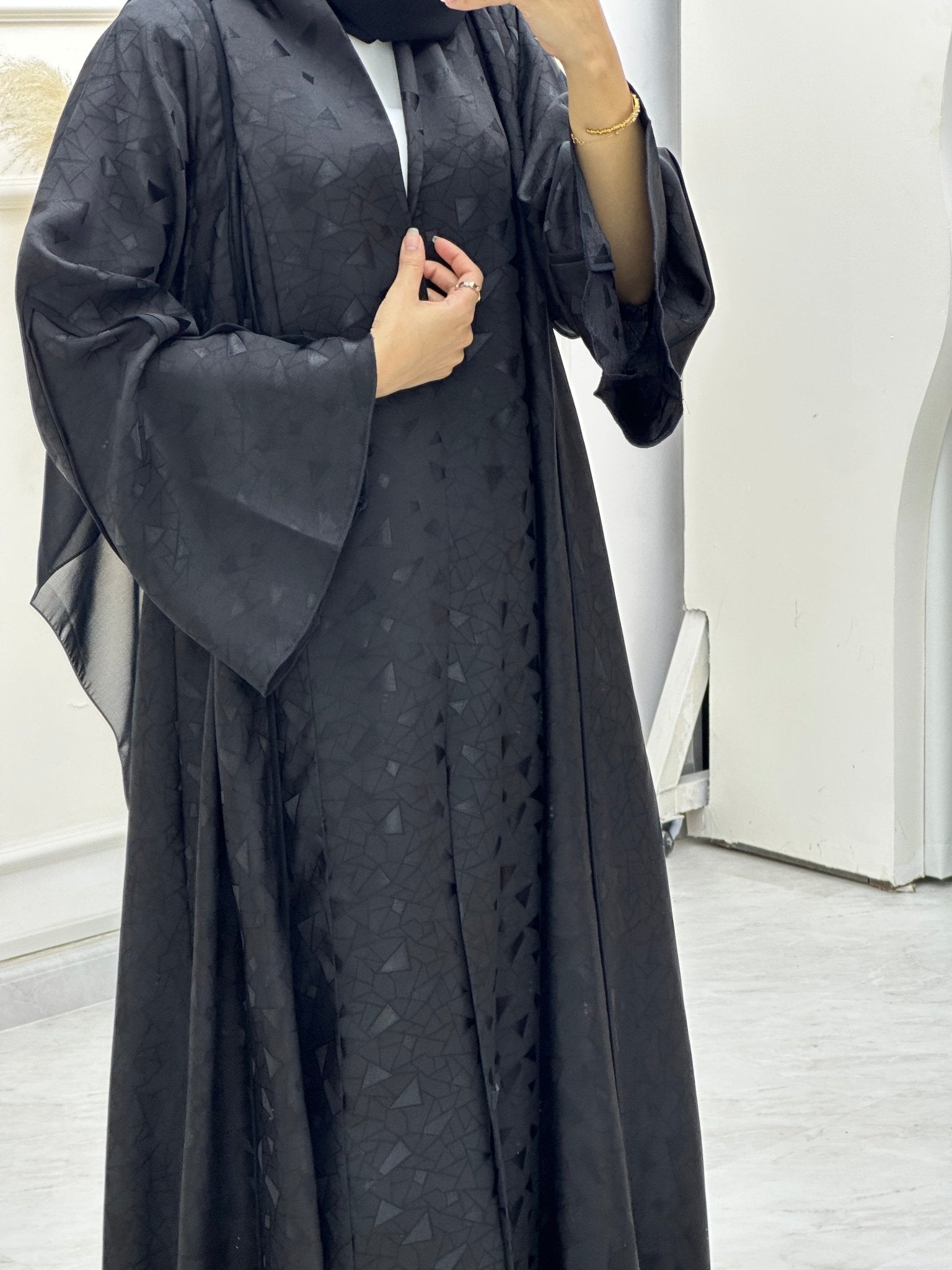 C RTW 0642 Black Abaya