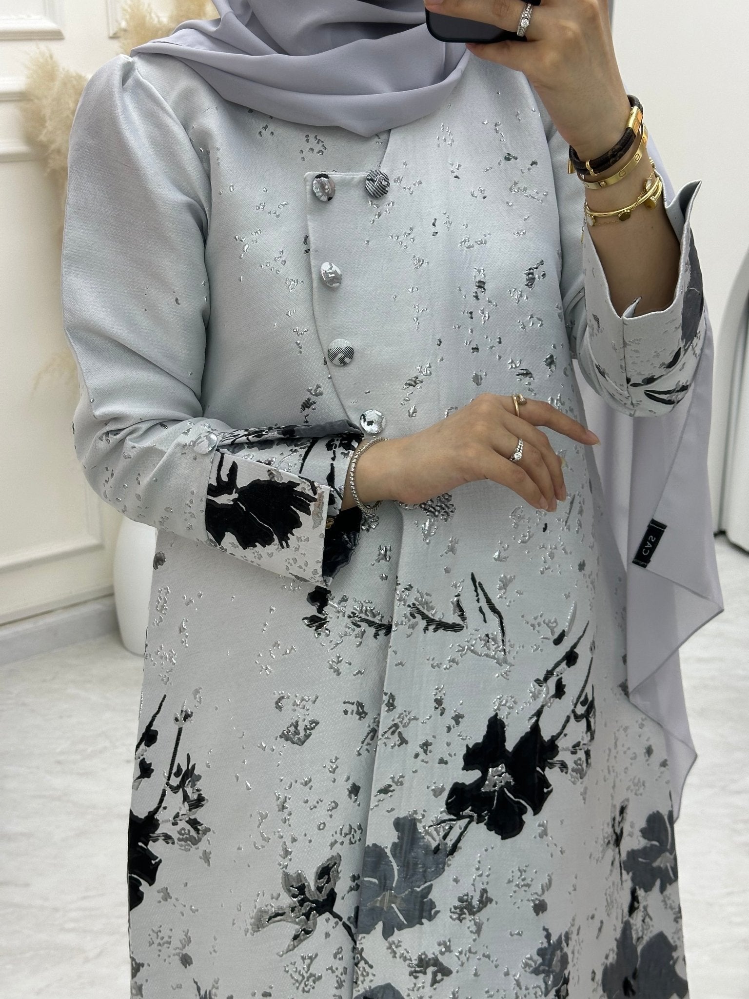 C RTW 0650 Floral Silver Abaya