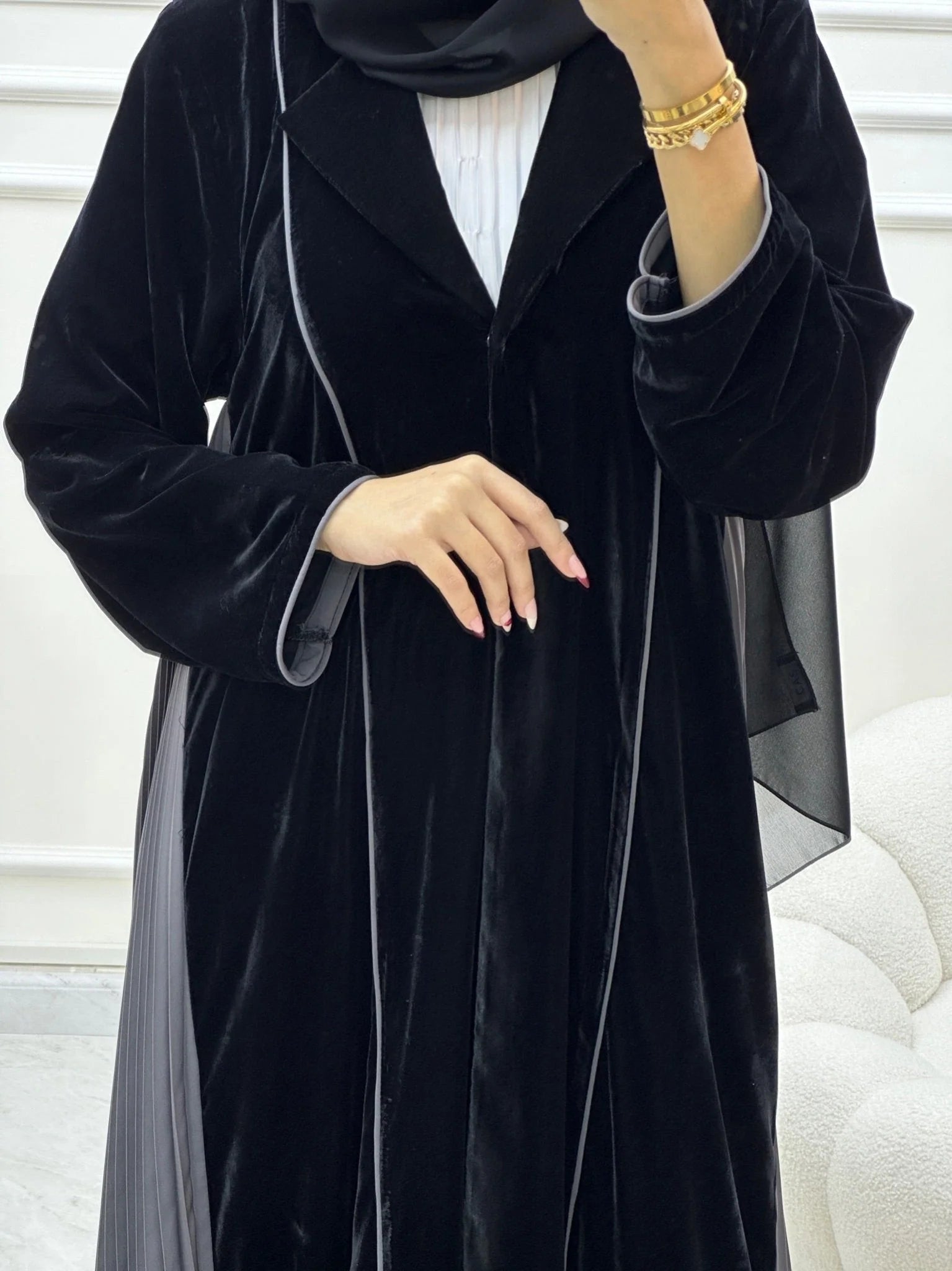 C RTW 0679 Maroon Pleated Velvet Coat Abaya