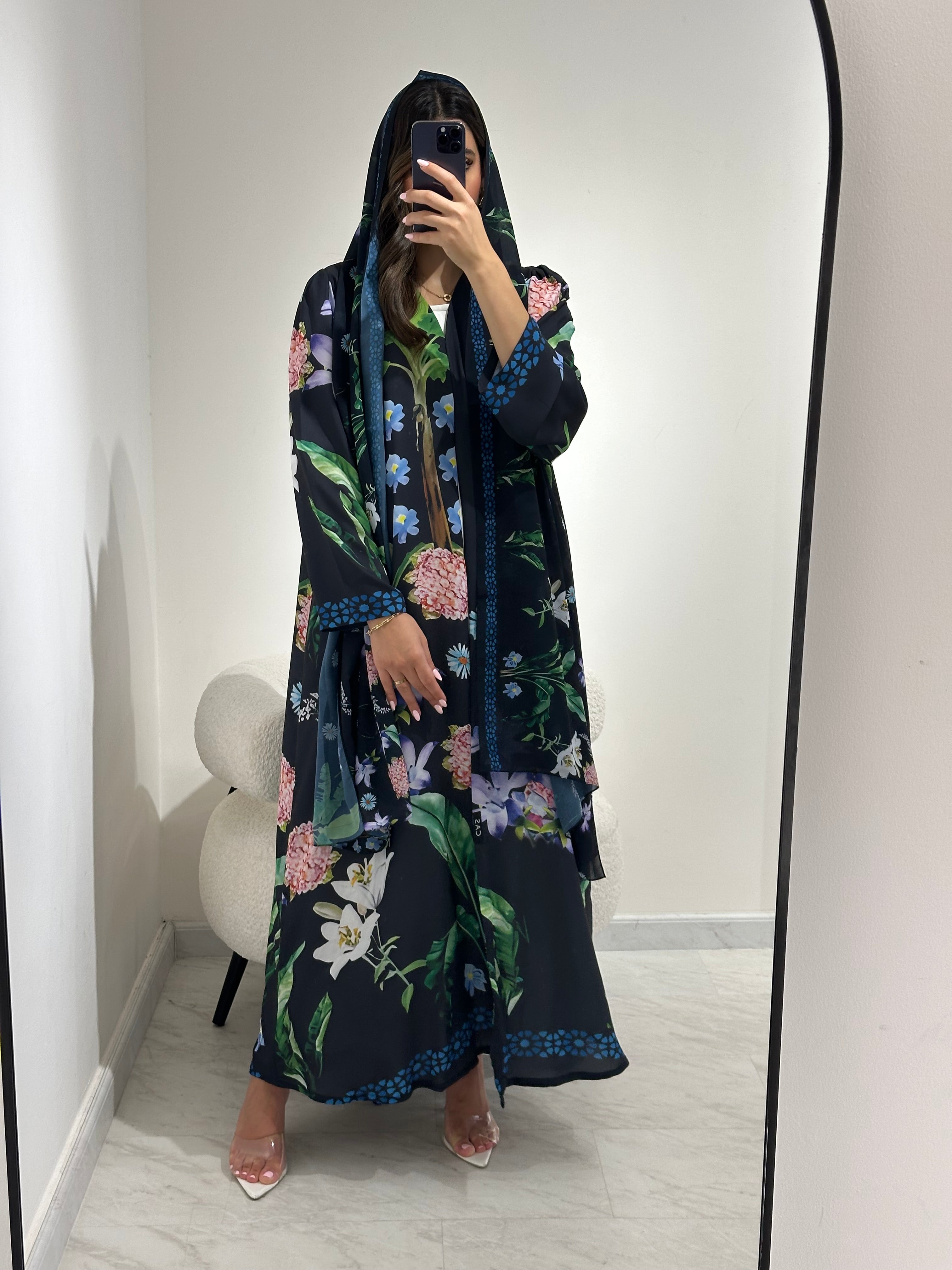 C RTW 1367 Black Tropical Printed Abaya