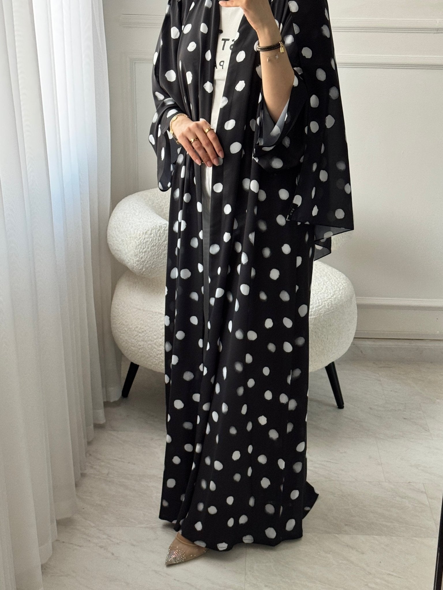 C RTW 1528-01 Black Polka Dot Abaya