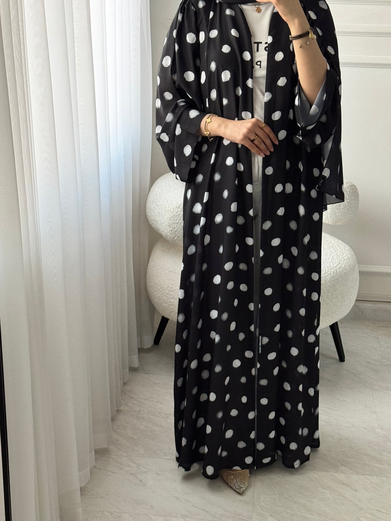 C RTW 1528-01 Black Polka Dot Abaya