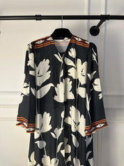 C RTW 1885 Black White Floral Printed Abaya