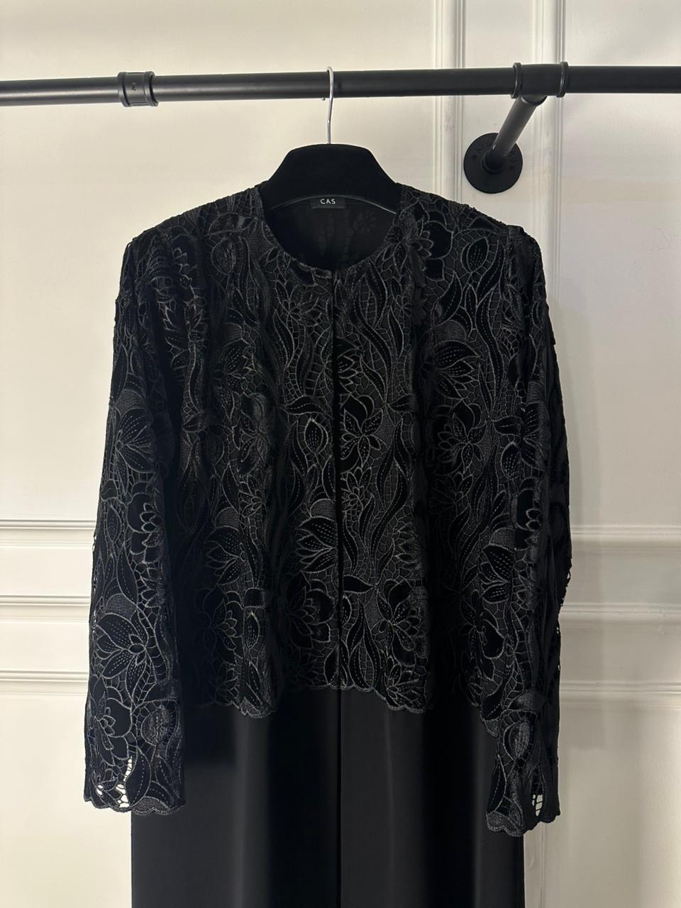 C RTW 2039 Black Velvet Lace Abaya