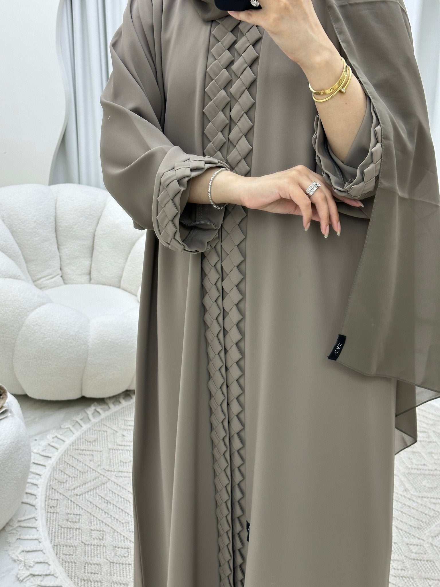 C RTW 3D Checks Beige Abaya