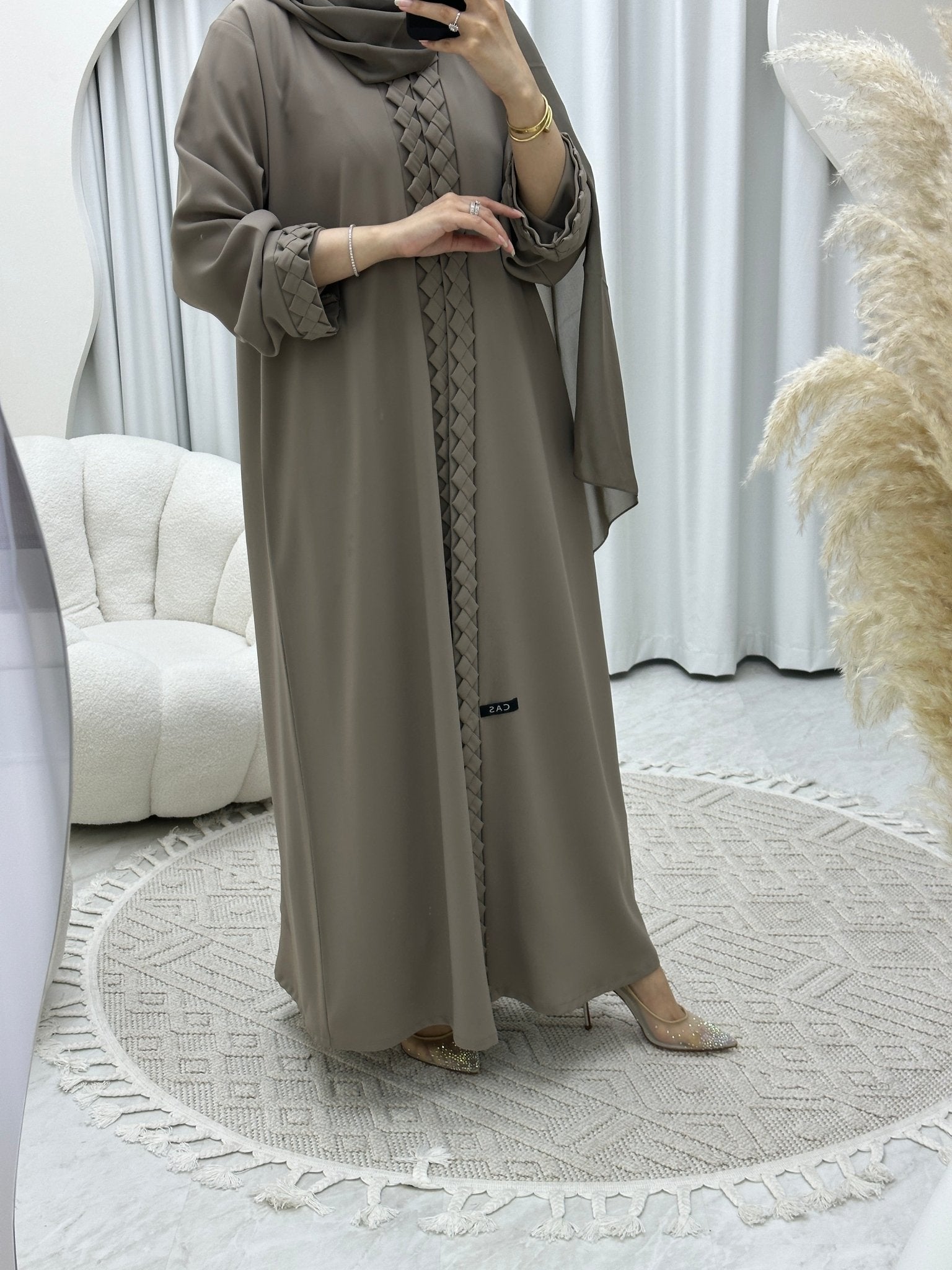 C RTW 3D Checks Beige Abaya