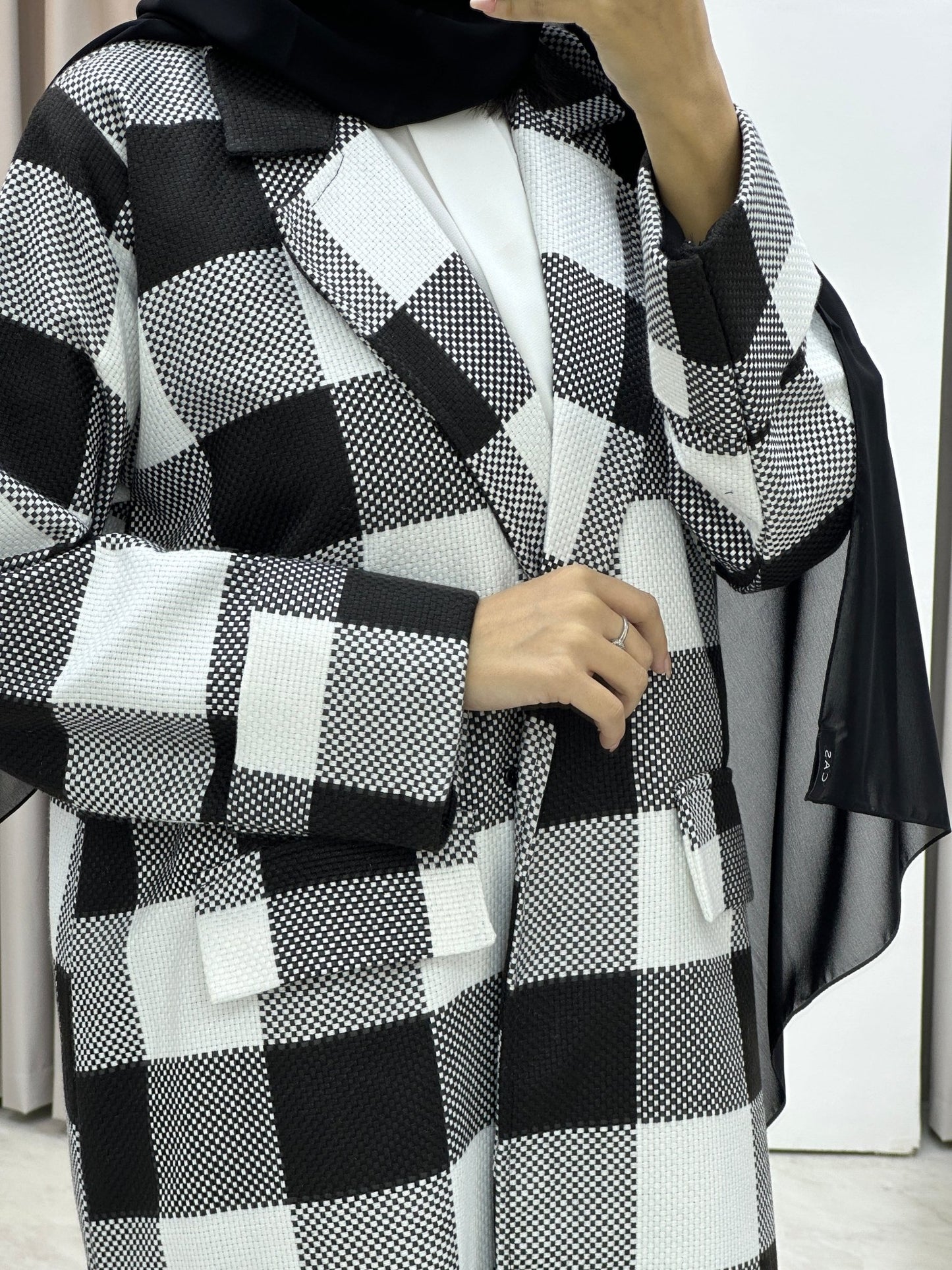 C RTW Black White Winter Coat Abaya