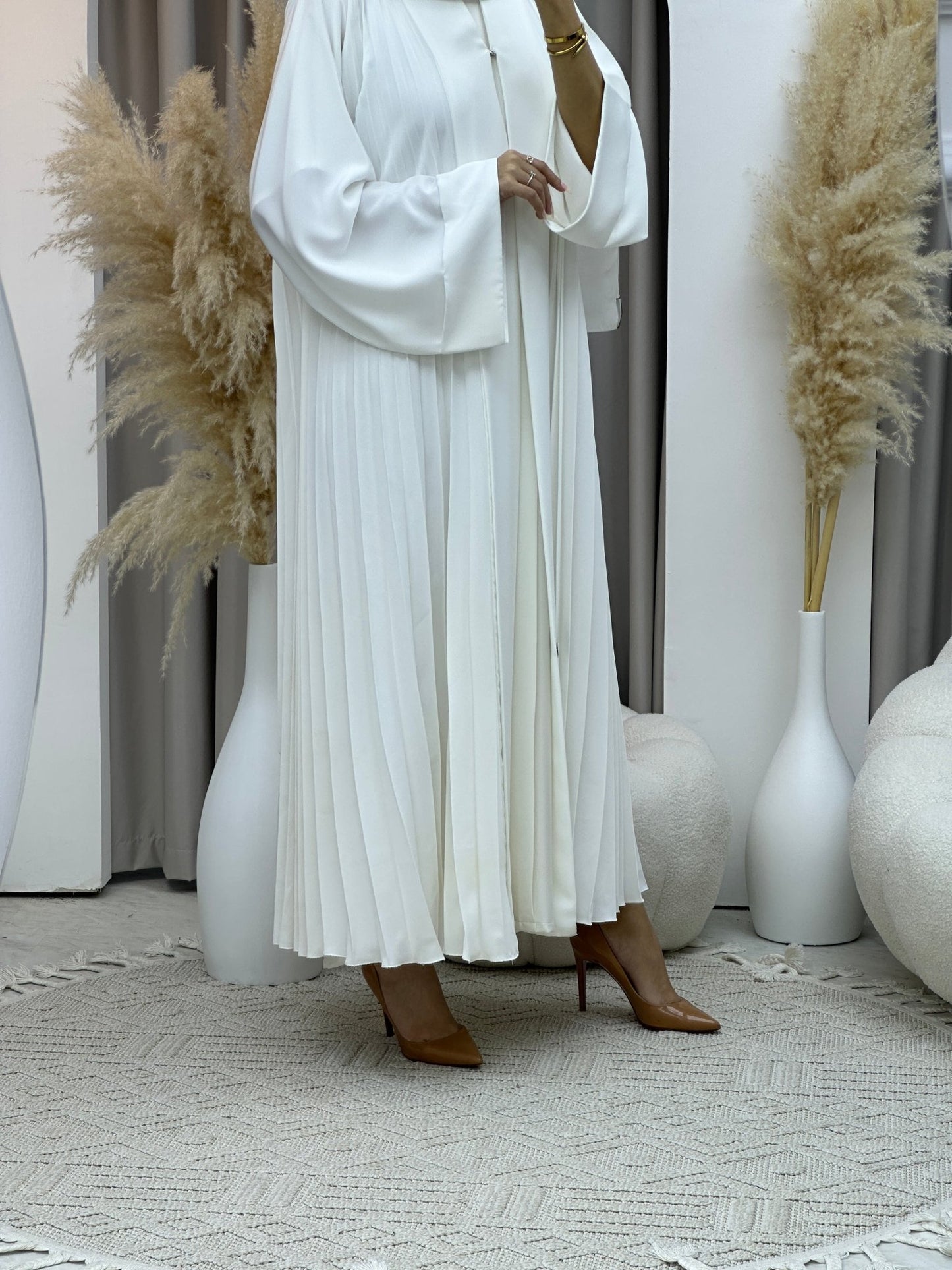 C RTW Plain White Pleated Abaya Set