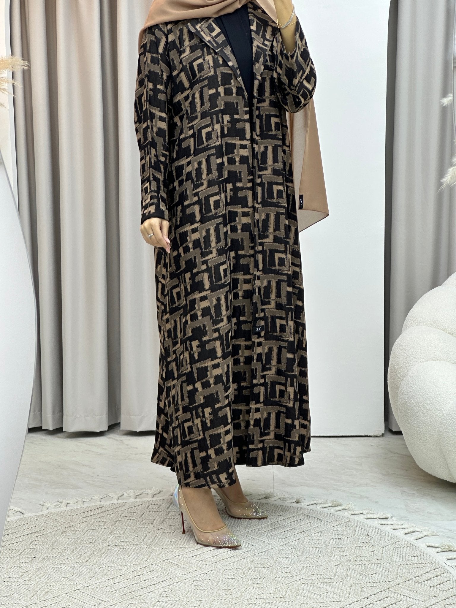 C RTW Square Winter Beige Coat Abaya