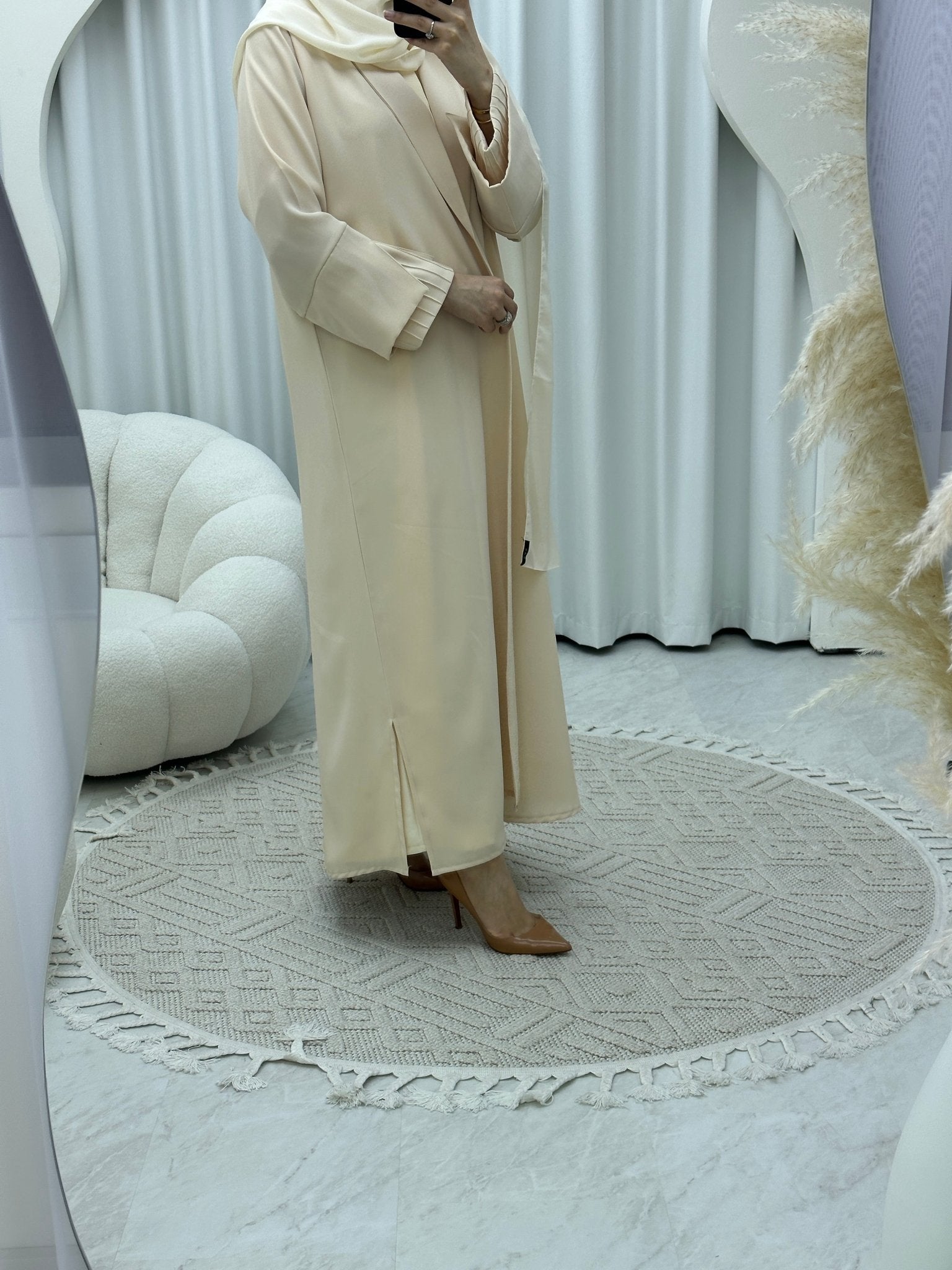 C RTW Striped Sleeves Cream Abaya