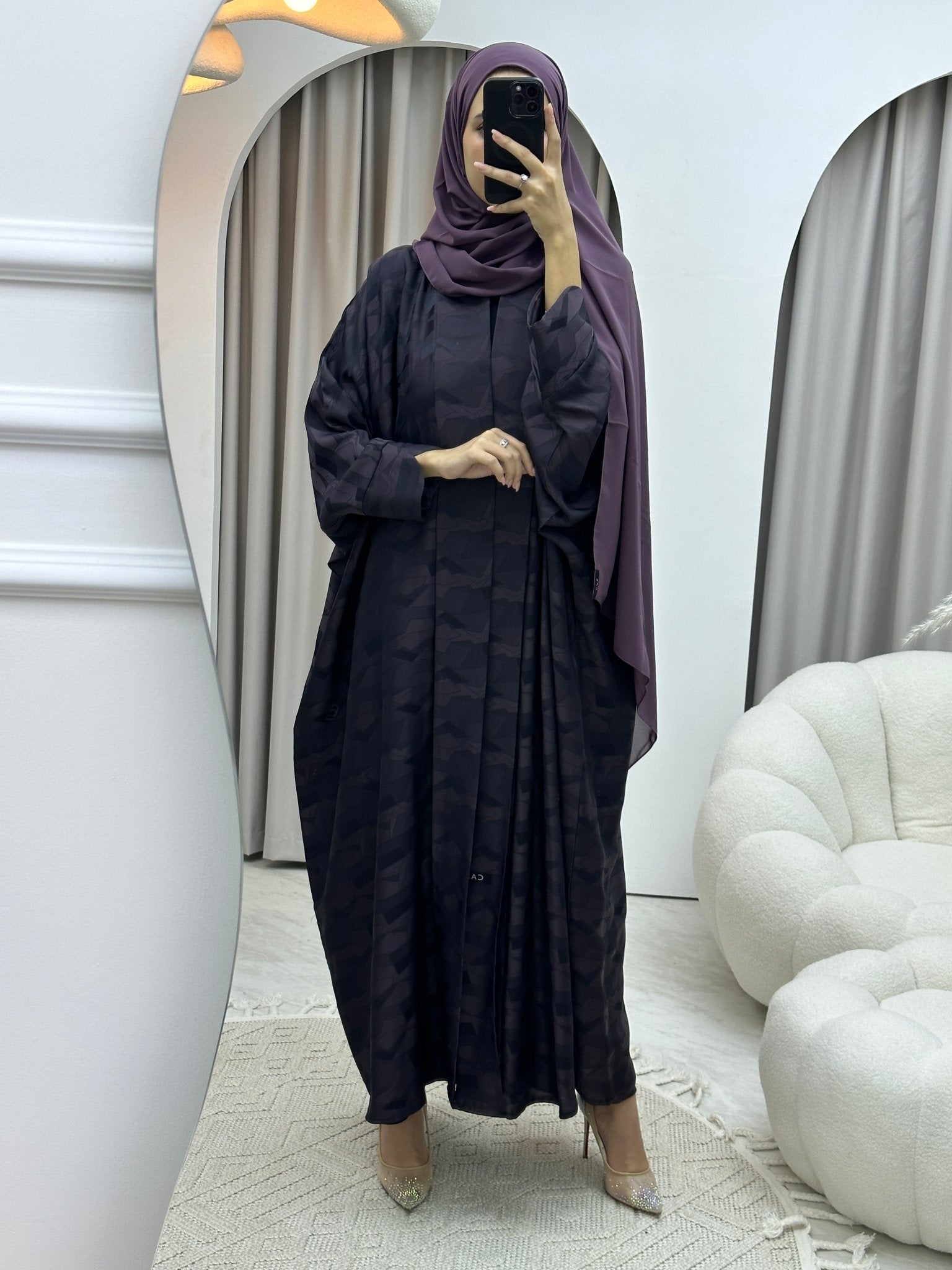 C RTW Triangle Geometric Purple Bisht Abaya