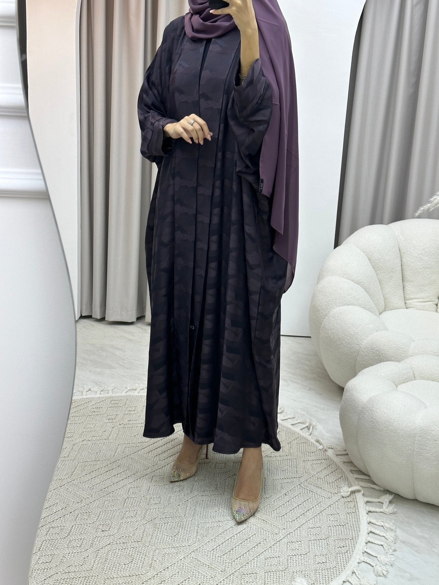 C RTW Triangle Geometric Purple Bisht Abaya