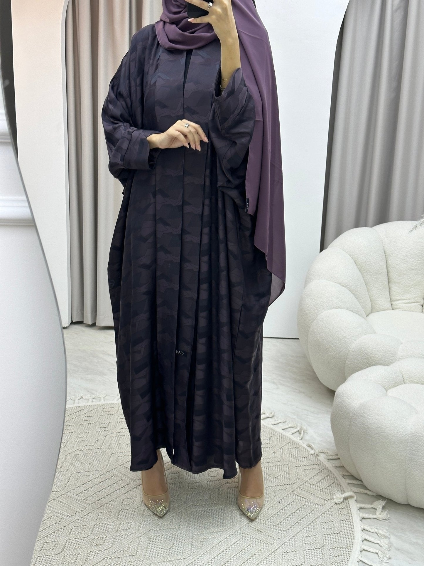 C RTW Triangle Geometric Purple Bisht Abaya