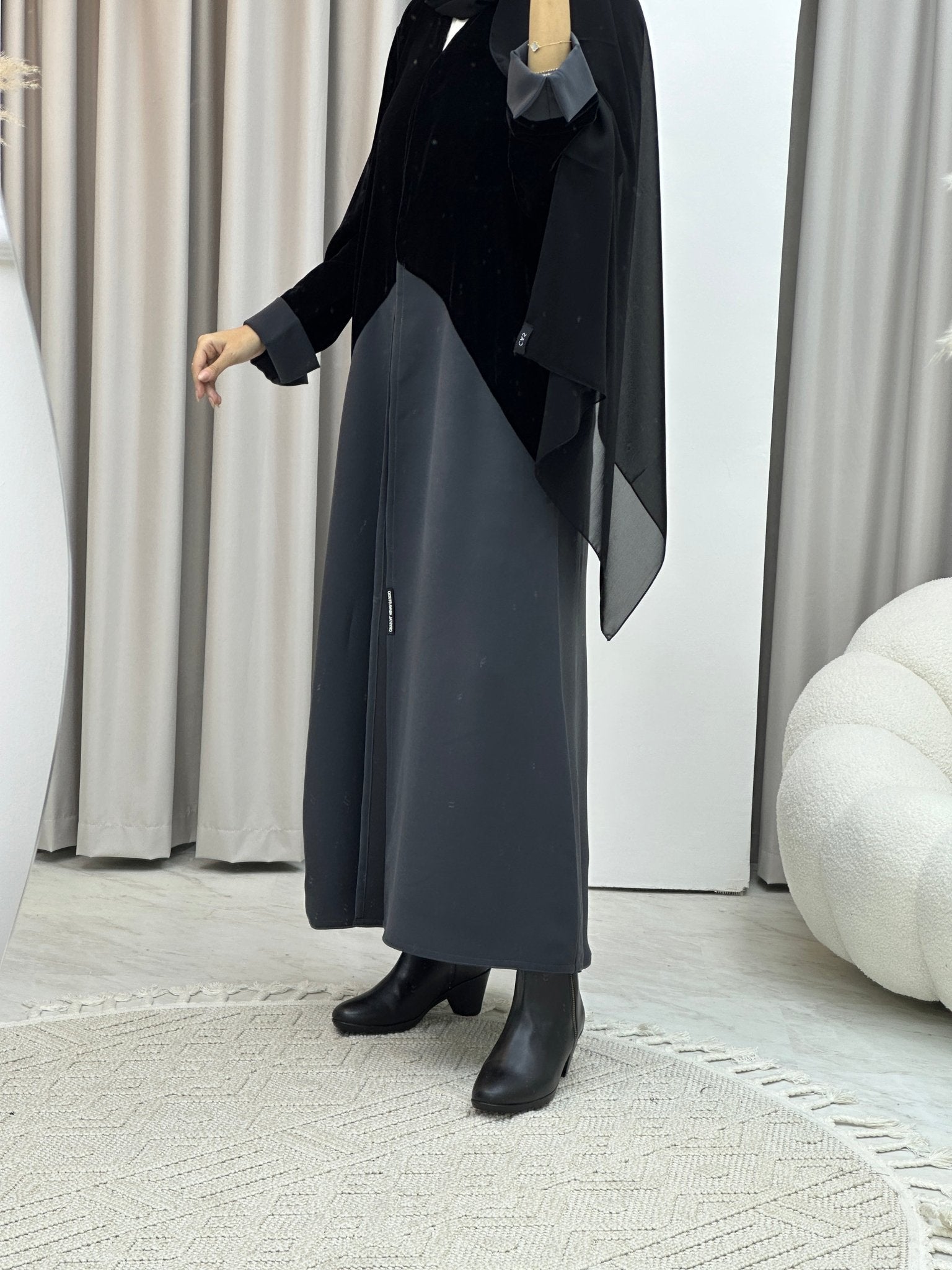 C RTW Velvet Crepe Abaya