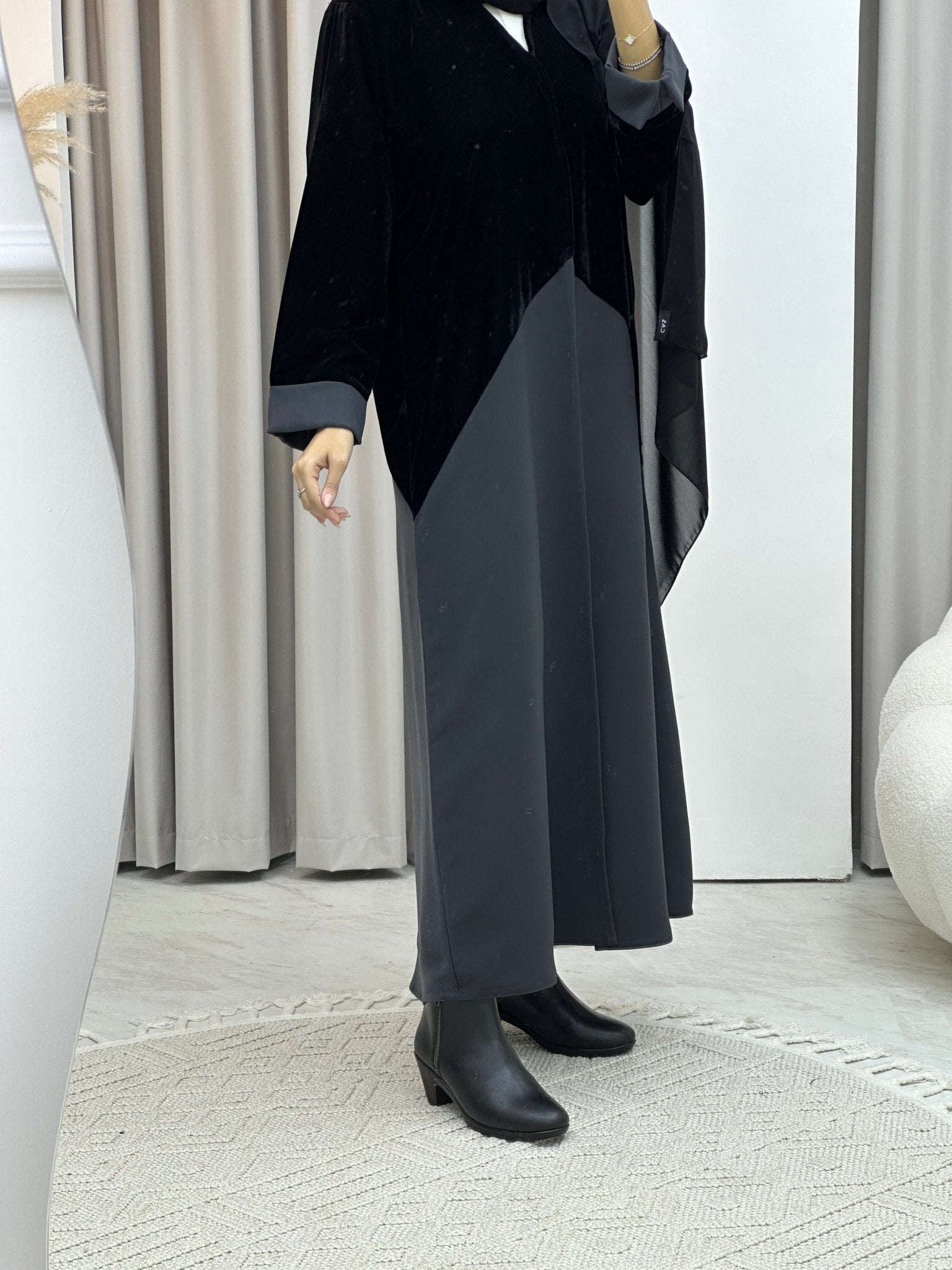 C RTW Velvet Crepe Abaya