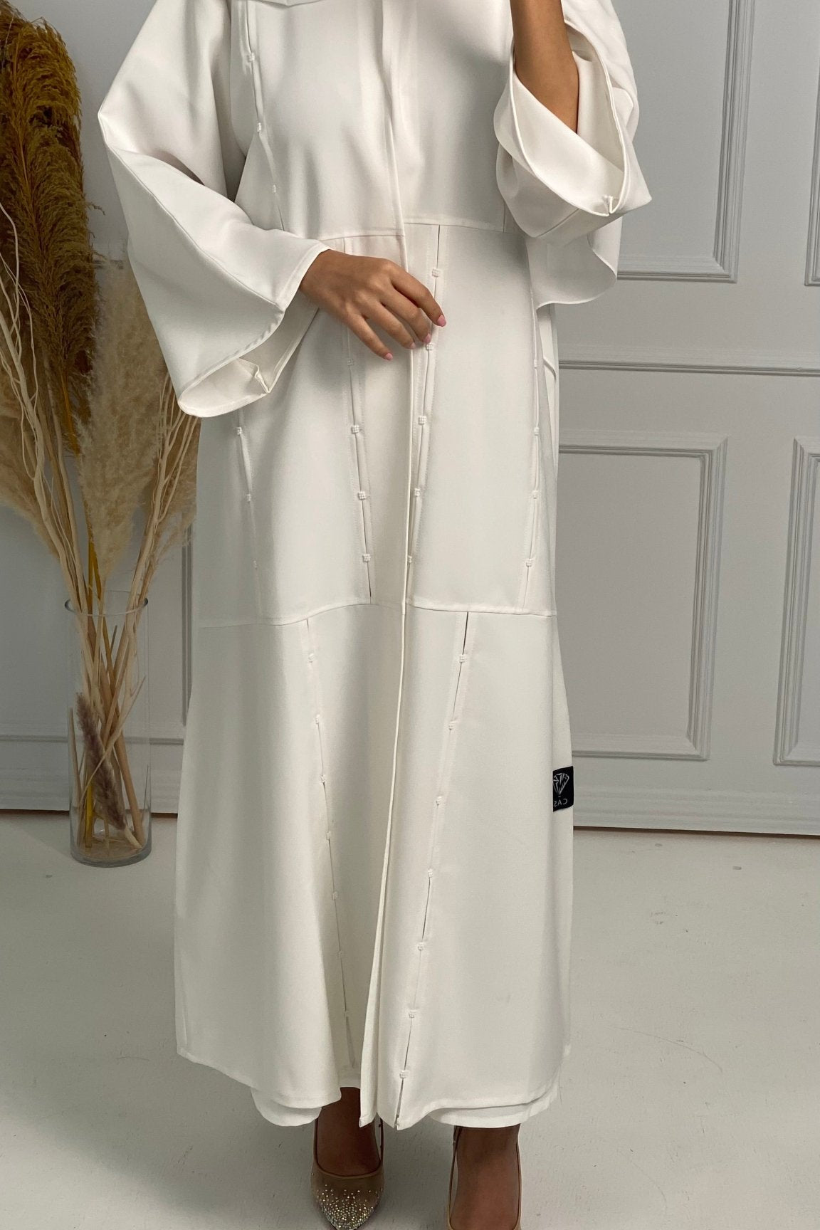 C RTW White Crepe Pleat Abaya Set