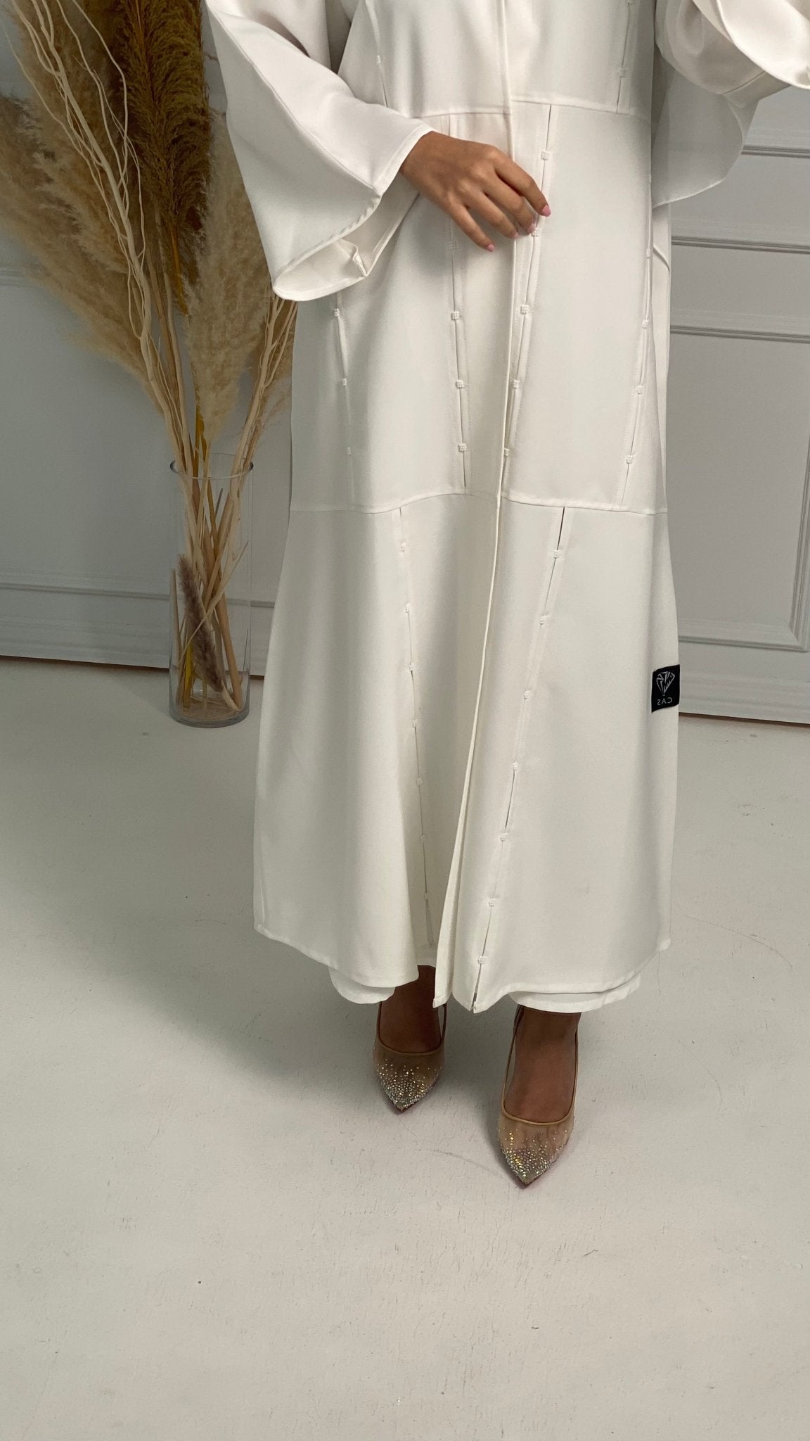 C RTW White Crepe Pleat Abaya Set