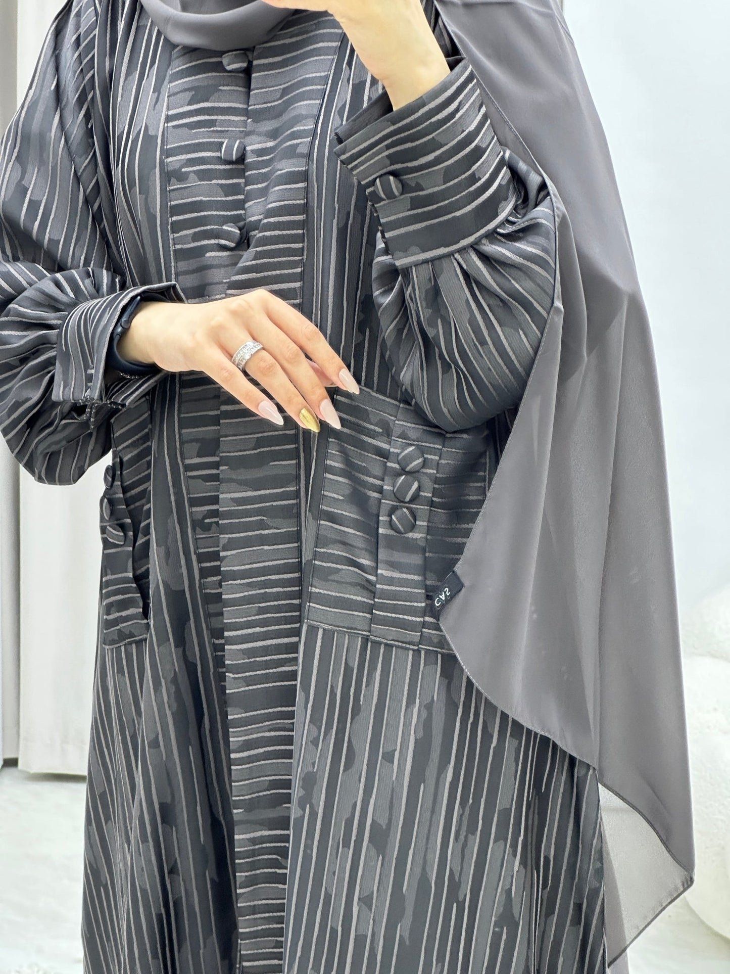 C Stripe Print Grey Abaya