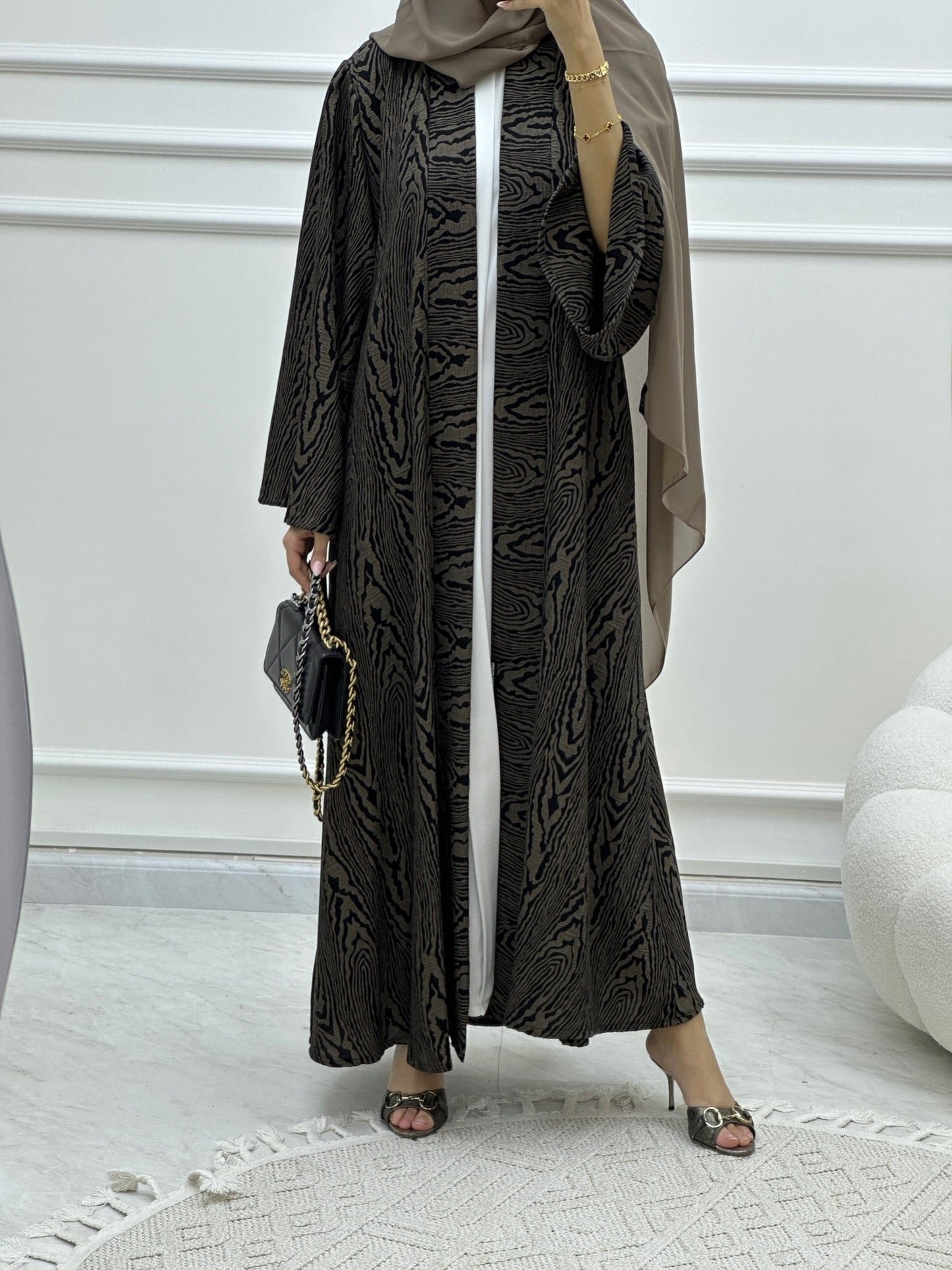 C Swirl Bisht Budget Beige Abaya